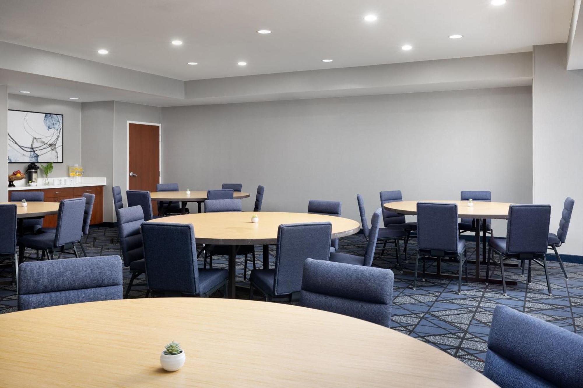 Courtyard By Marriott Stadium Area Hotel Las Vegas