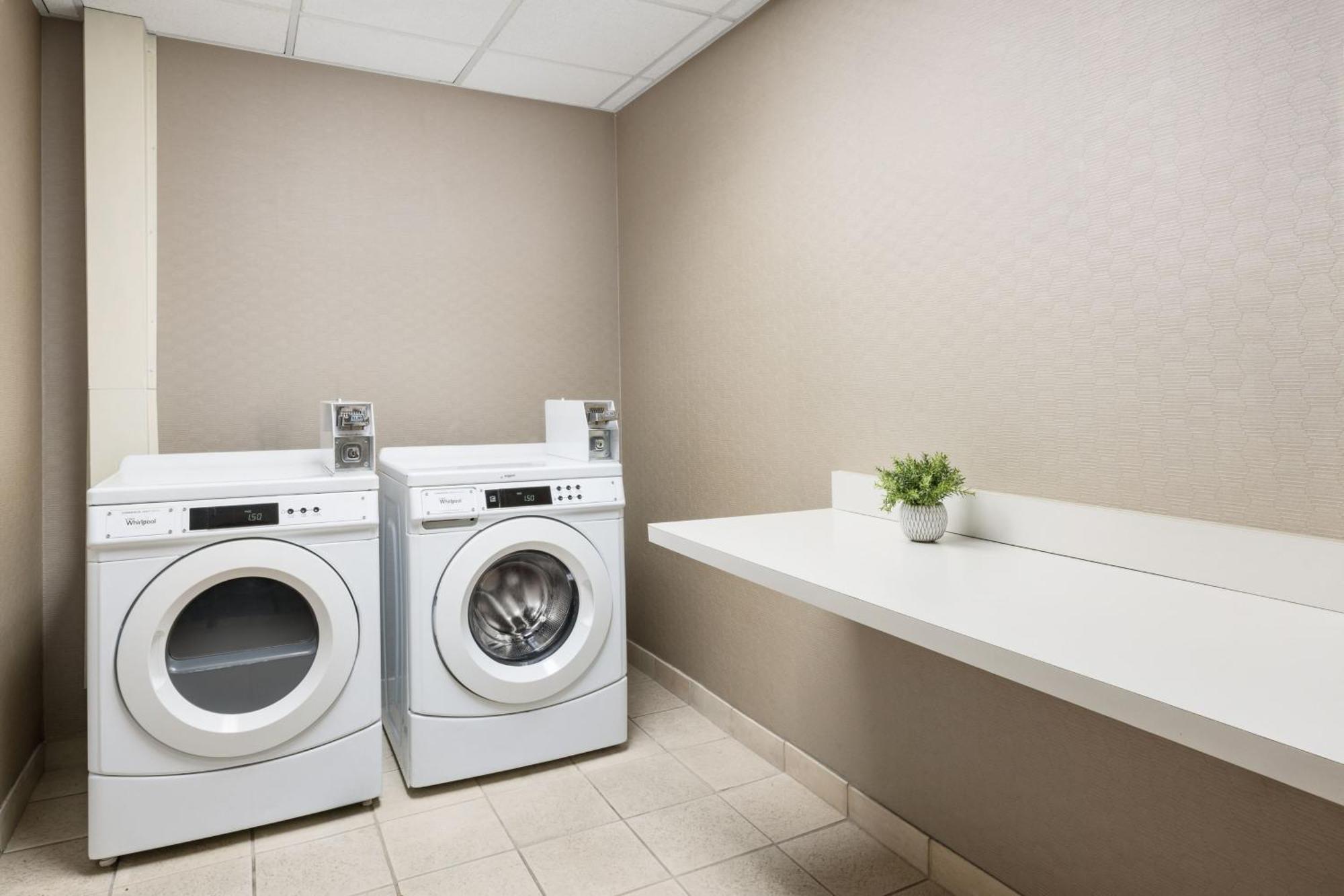 Courtyard By Marriott Stadium Area 3*