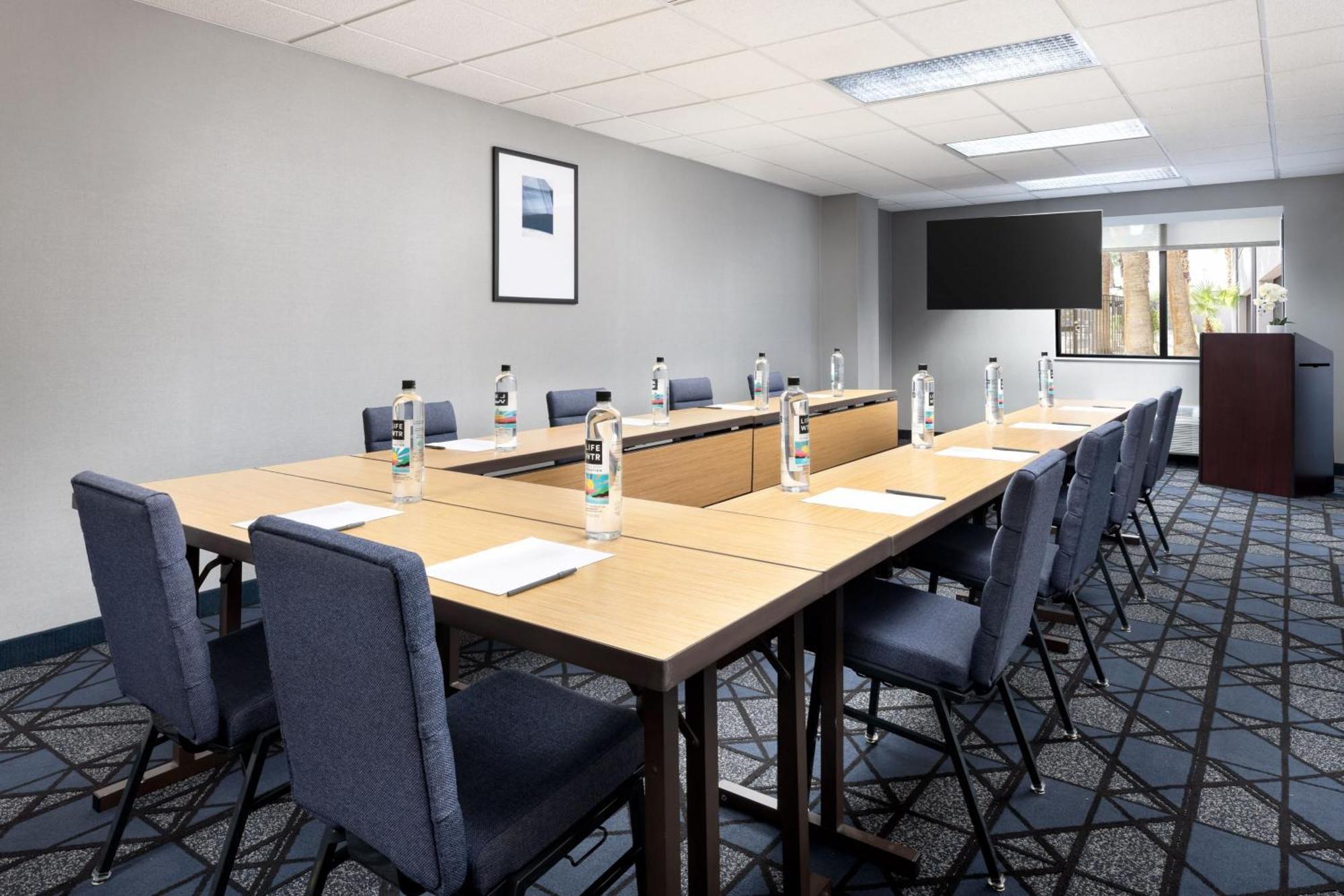 Courtyard By Marriott Stadium Area Hotel 3*