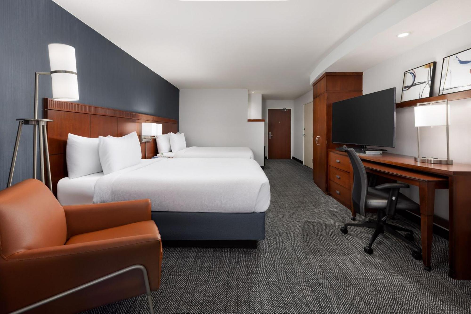 Courtyard By Marriott Stadium Area 3*