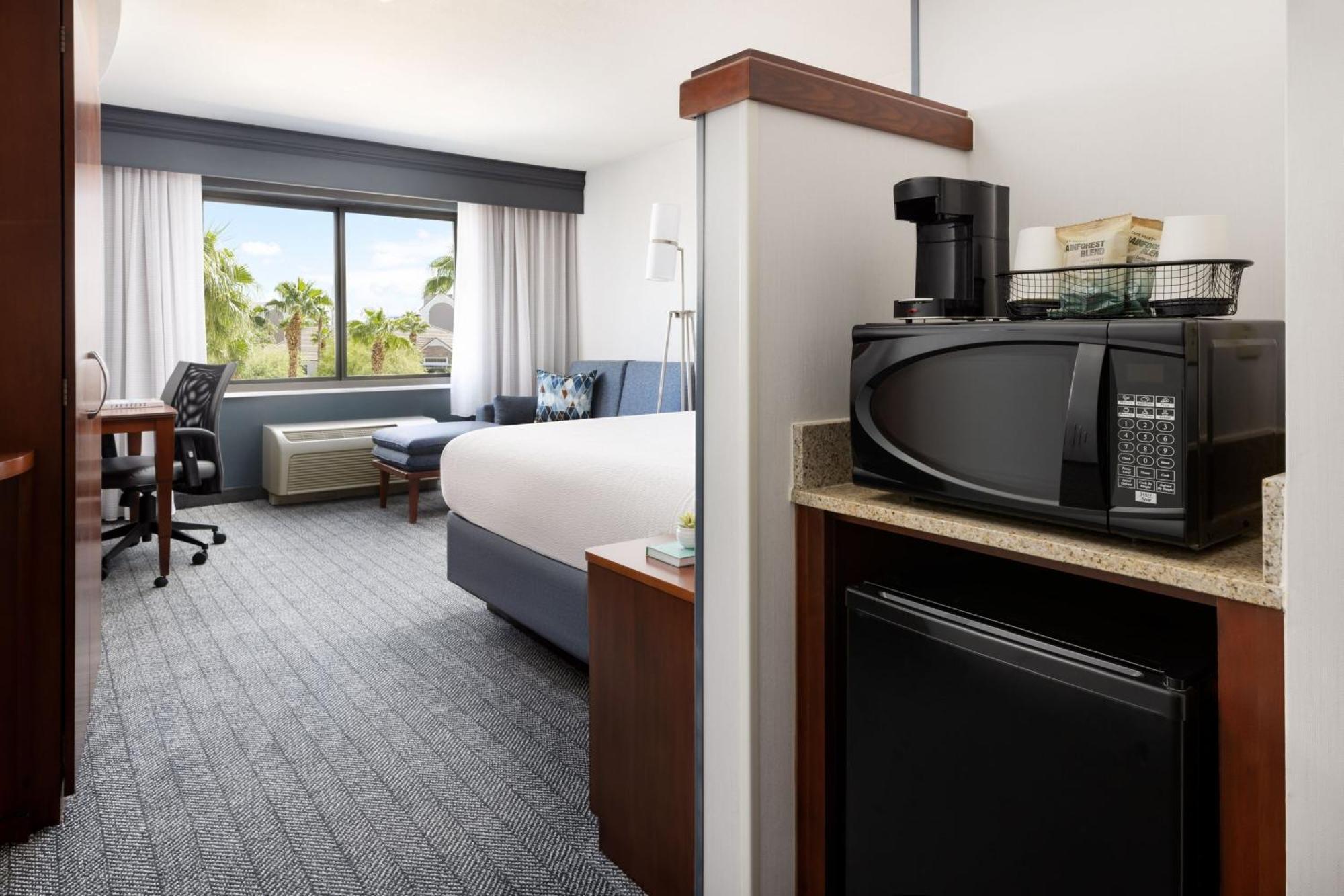 Courtyard By Marriott Stadium Area