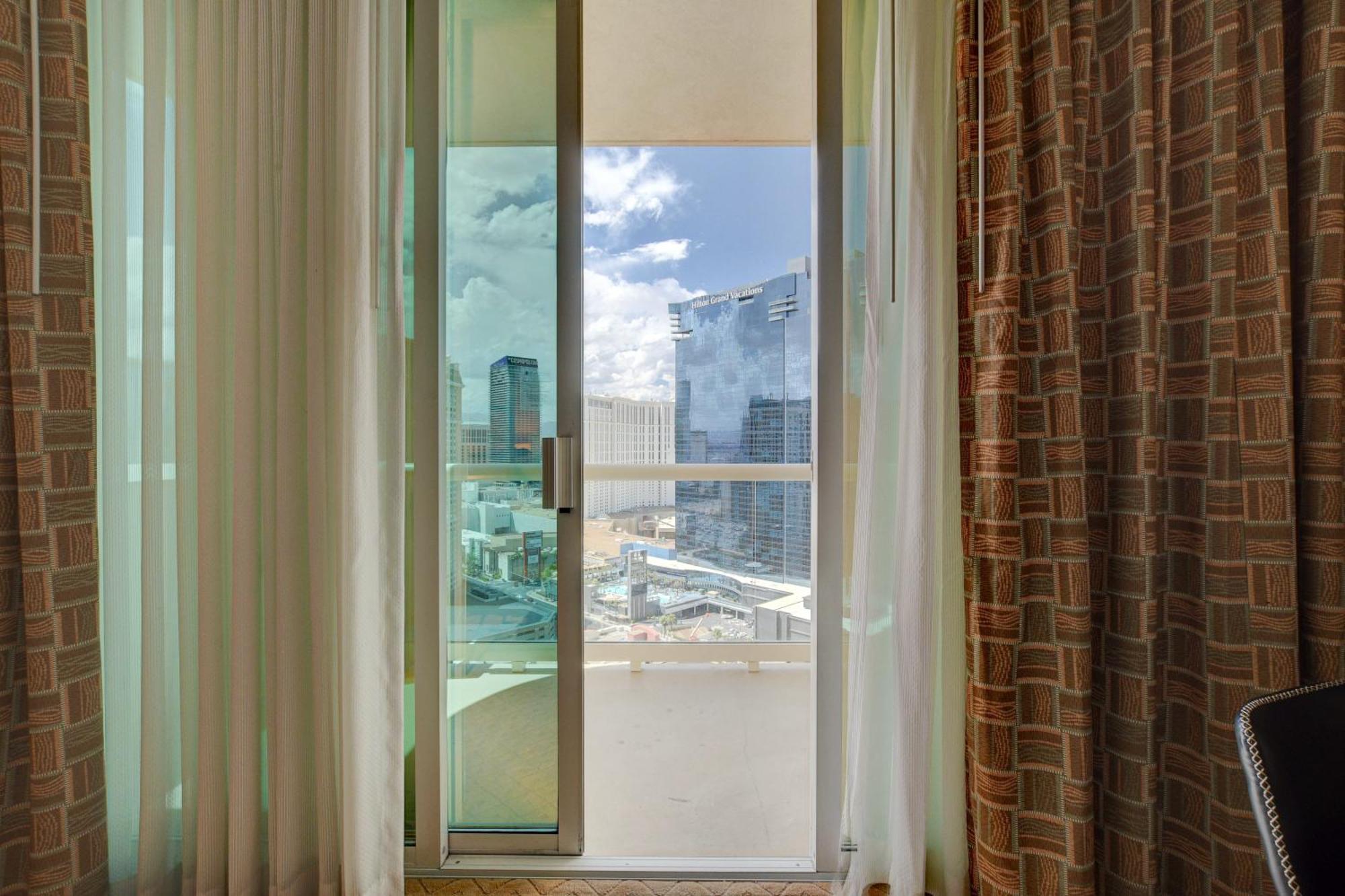25th Flr Mgm Signature * Balcony Strip View * Las Vegas