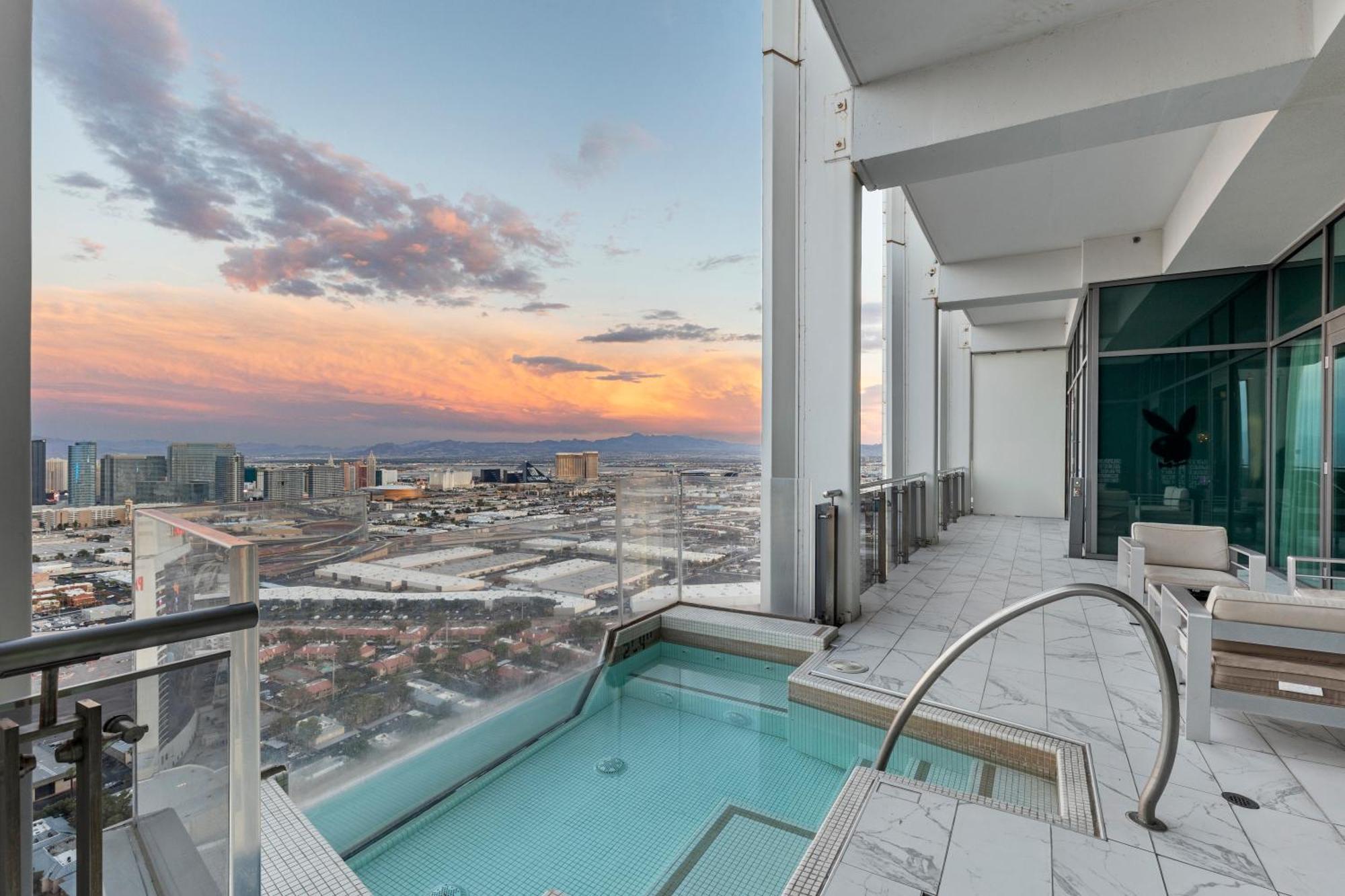 Stripviewsuites Ultimate Luxury Penthouses Full Strip View & Balcony *