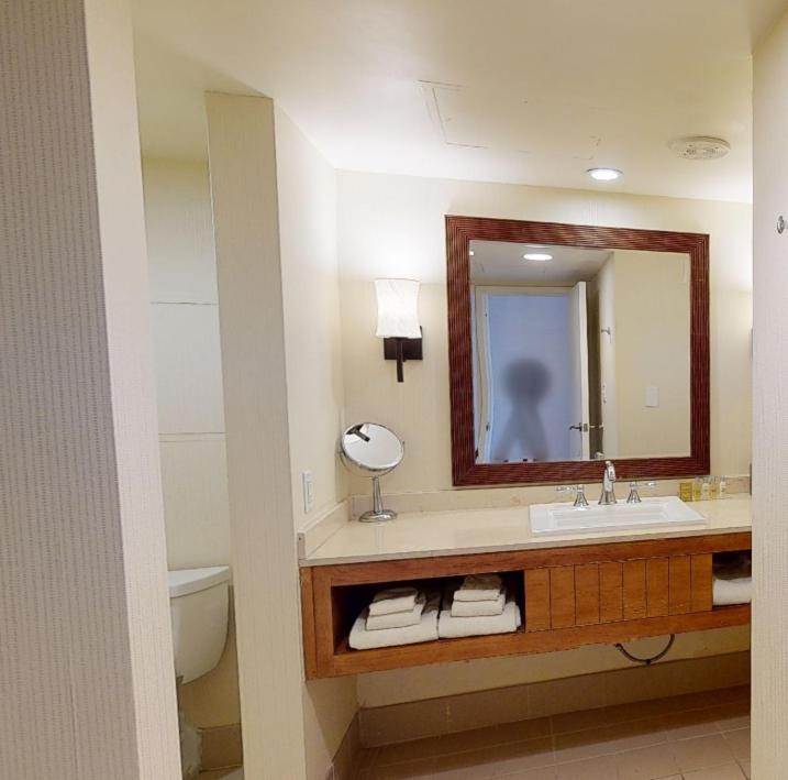 Tropicana A Doubletree By Hilton & Casino - Free Parking Resort