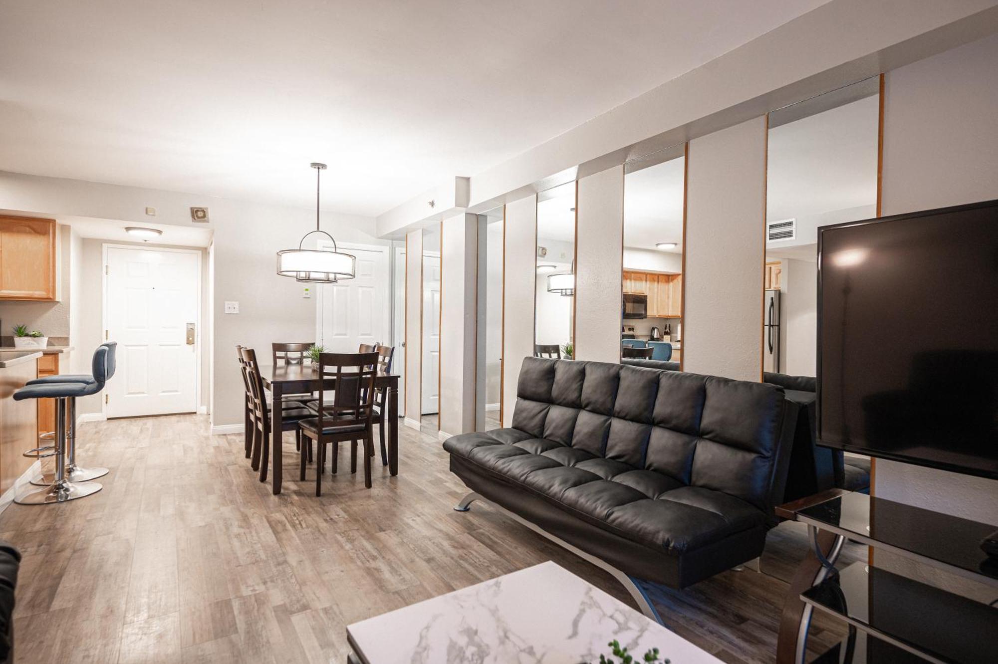 Together On The Strip - 2 Bedroom 926 *