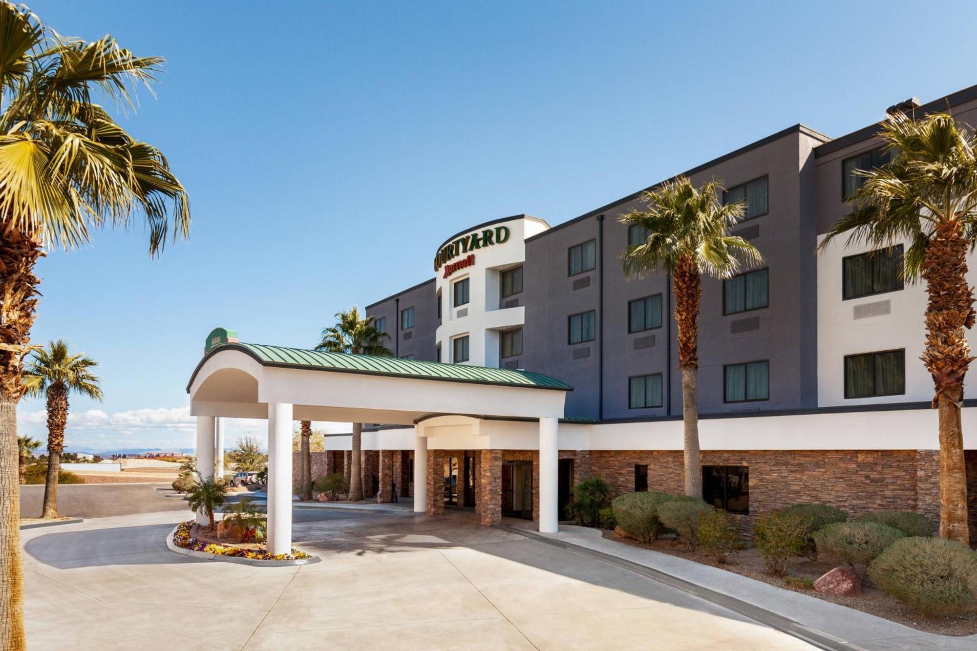 Hotel Courtyard By Marriott Stadium Area 3*