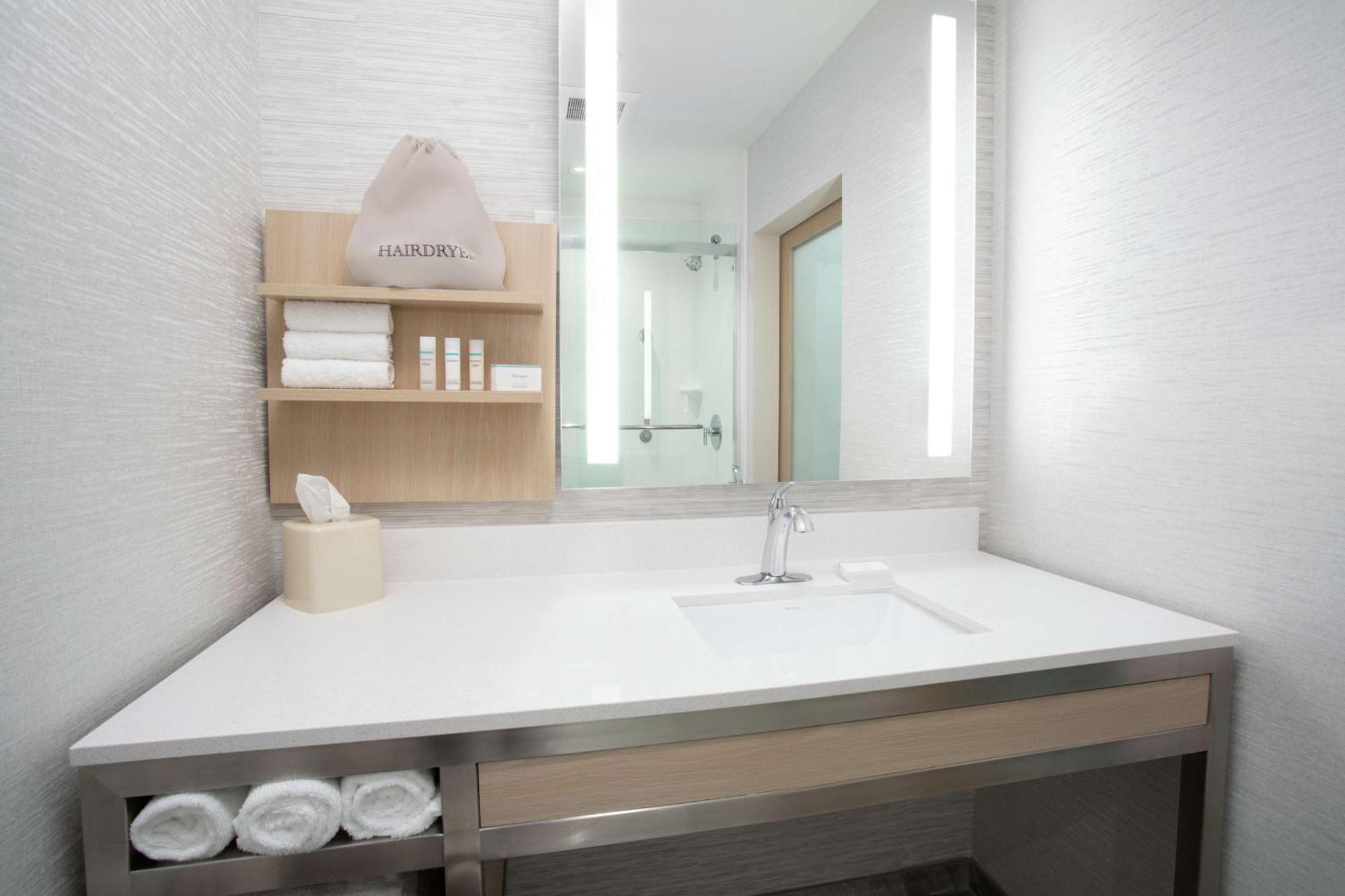 Hilton Garden Vegas Center Hotel 3*