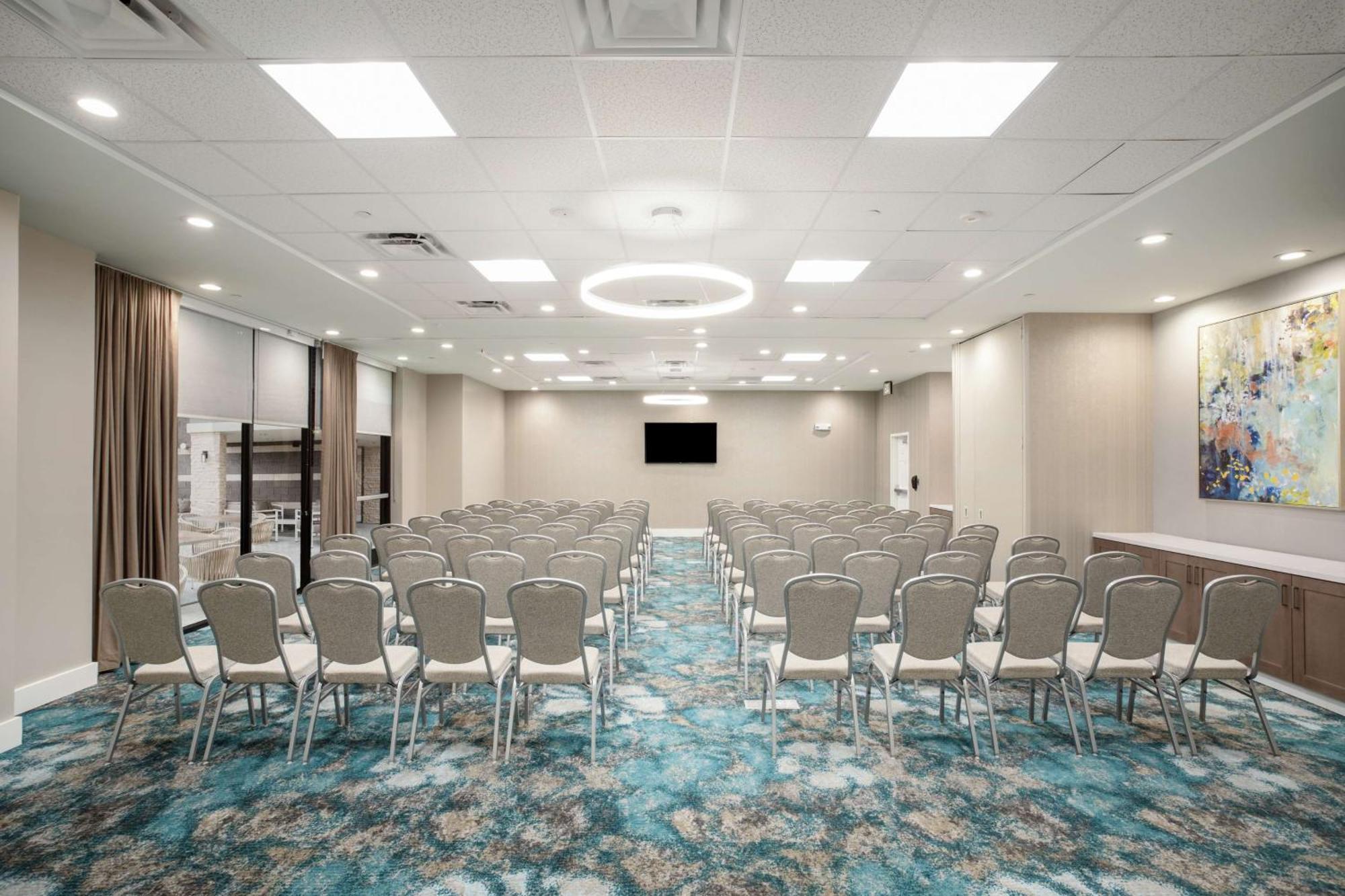 Hilton Garden Vegas Center