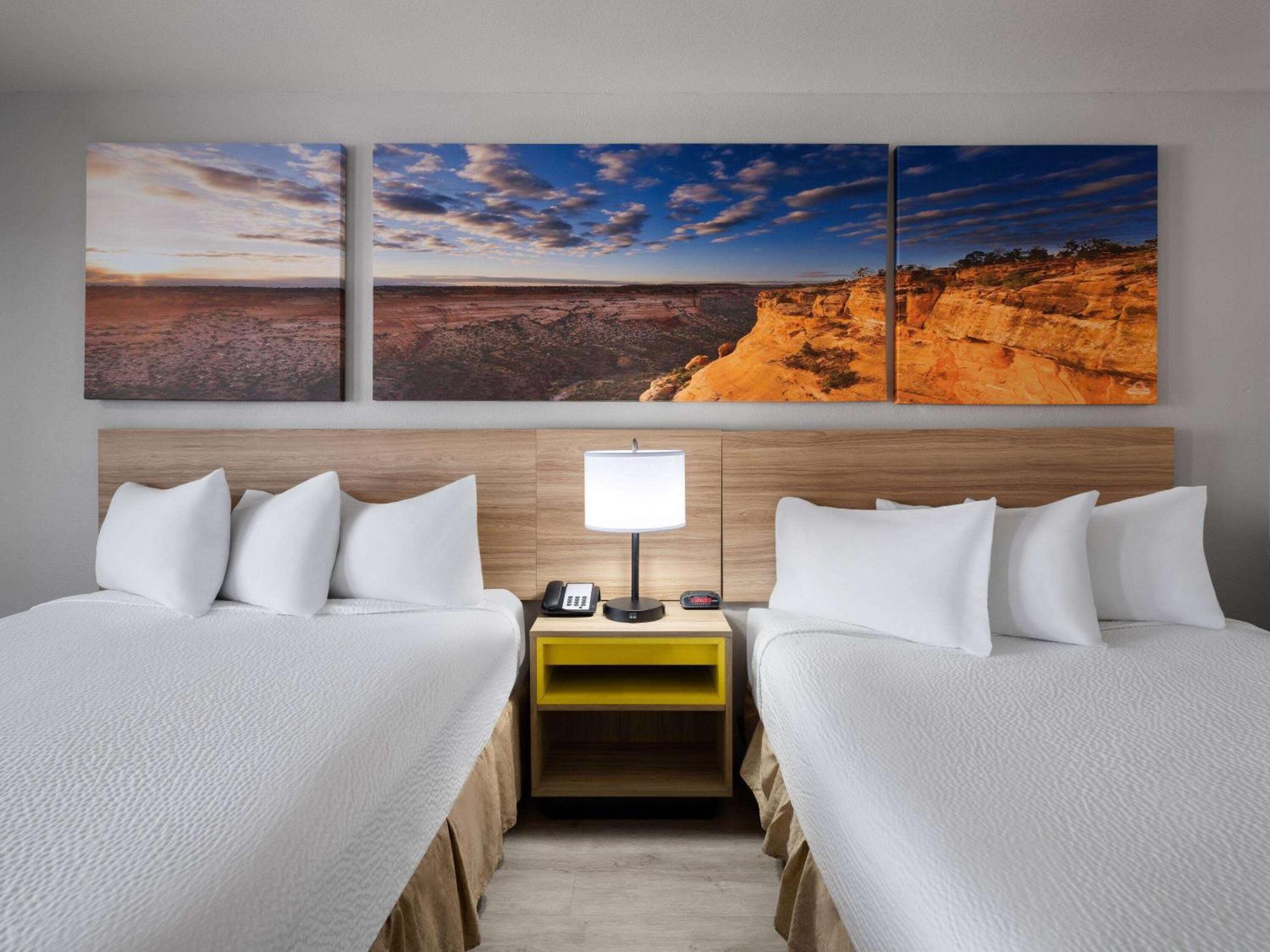 Days By Wyndham Vegas Airport Near The Strip