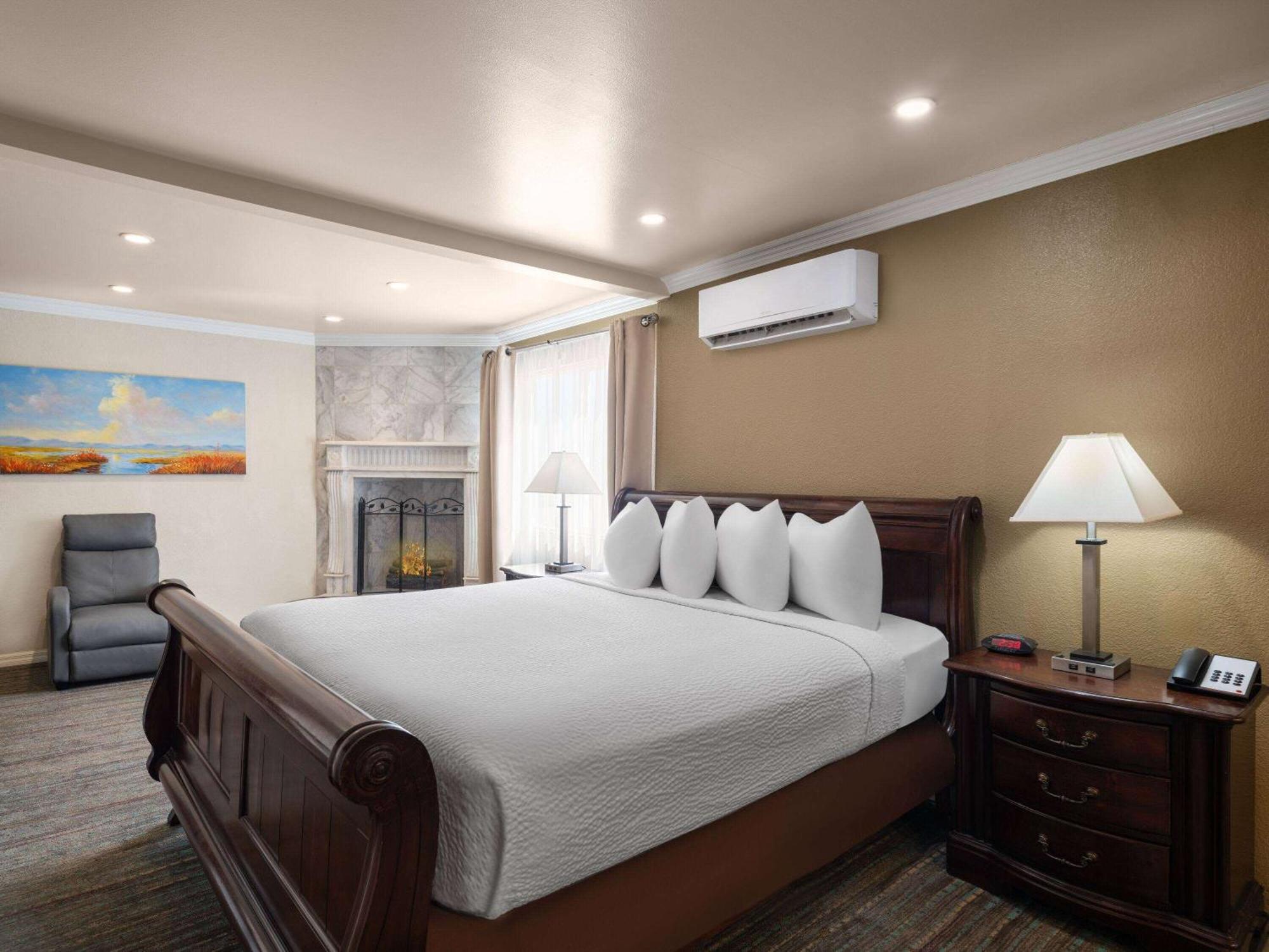 Days By Wyndham Vegas Airport Near The Strip Hotel