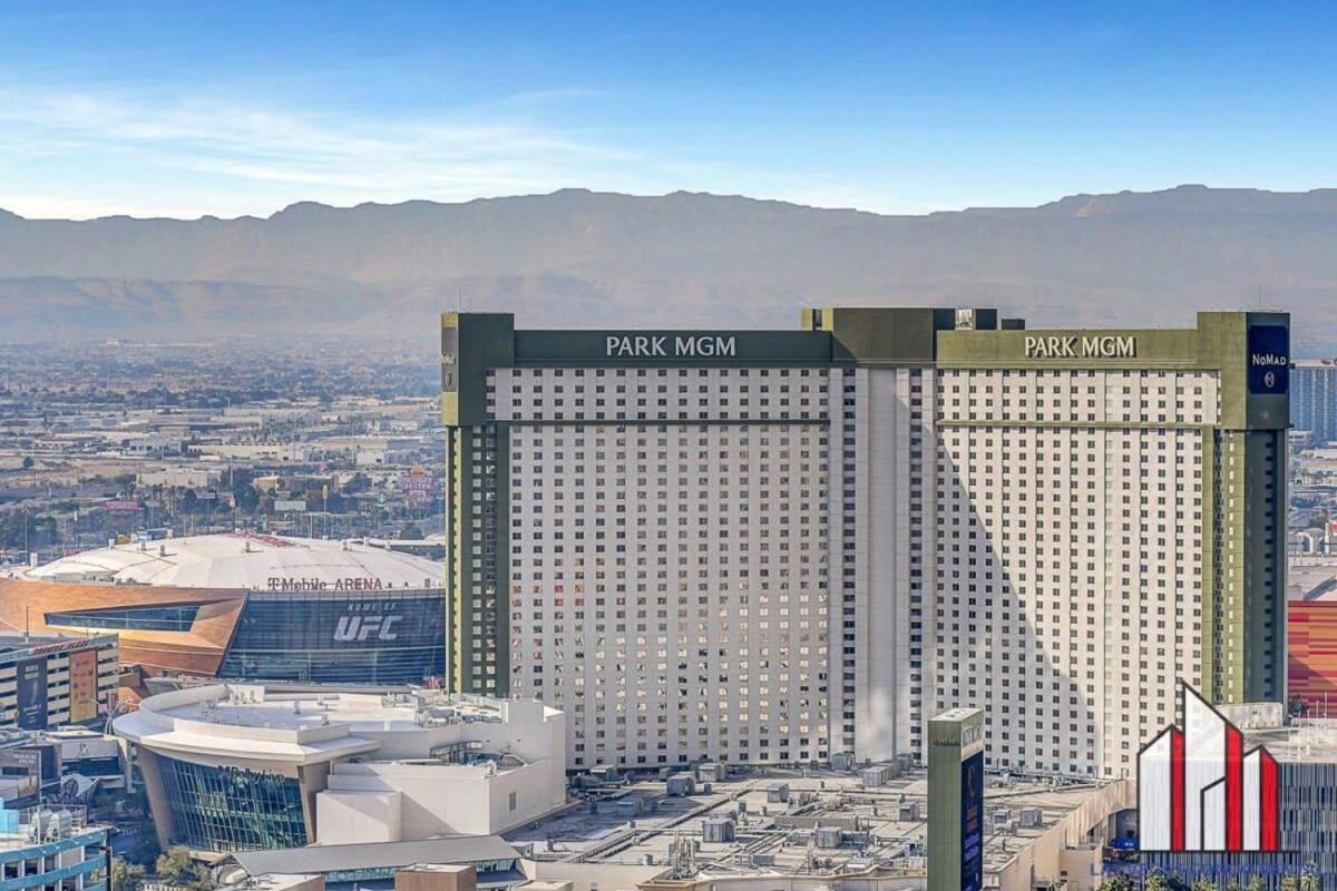 Mgm Signature-32-607 F1 Track & Strip View Balcony Holiday home *