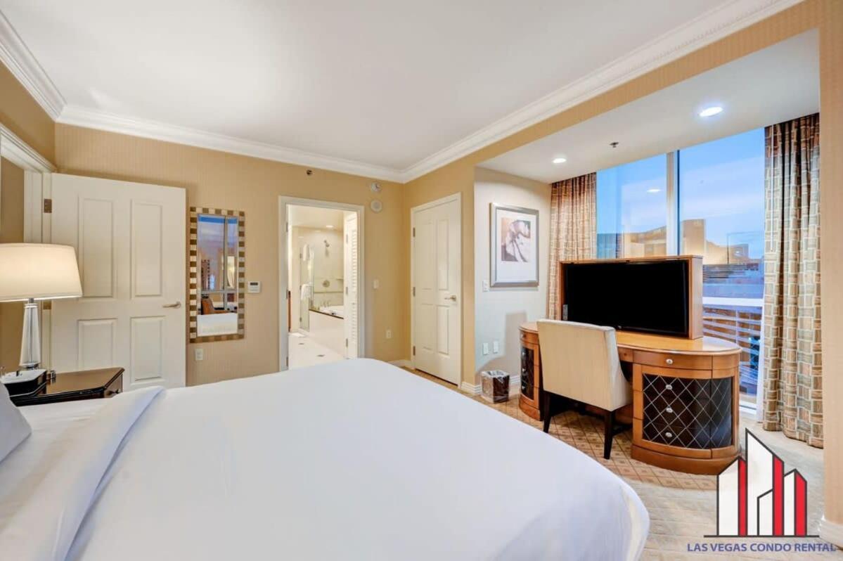 Mgm Signature-08-801 1br2ba F1 Strip View Balcony Ferienhaus