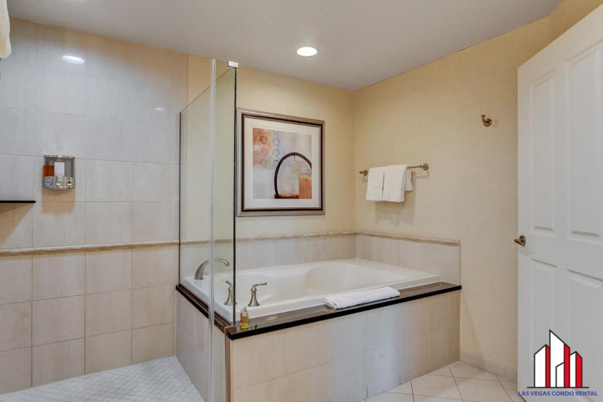 Ferienhaus Mgm Signature-04-603 Strip View Jacuzzi