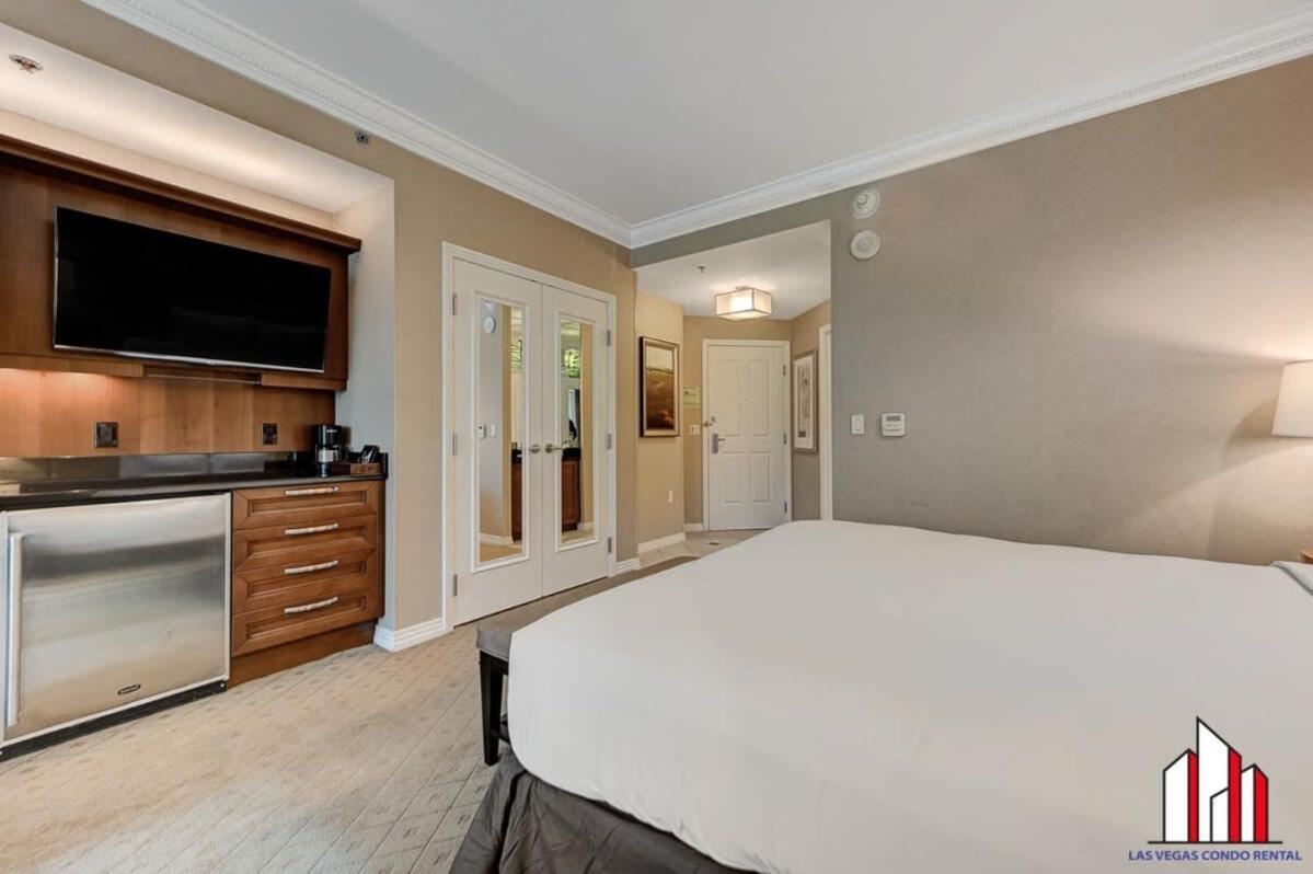 Hébergement de vacances Mgm Signature-04-705 Strip View Balcony *
