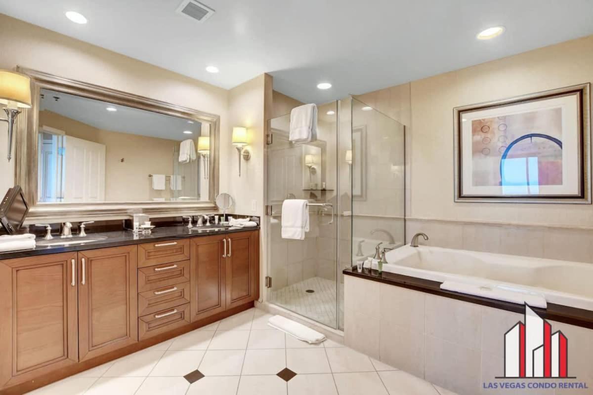Mgm Signature-36-603 Strip View Jacuzzi