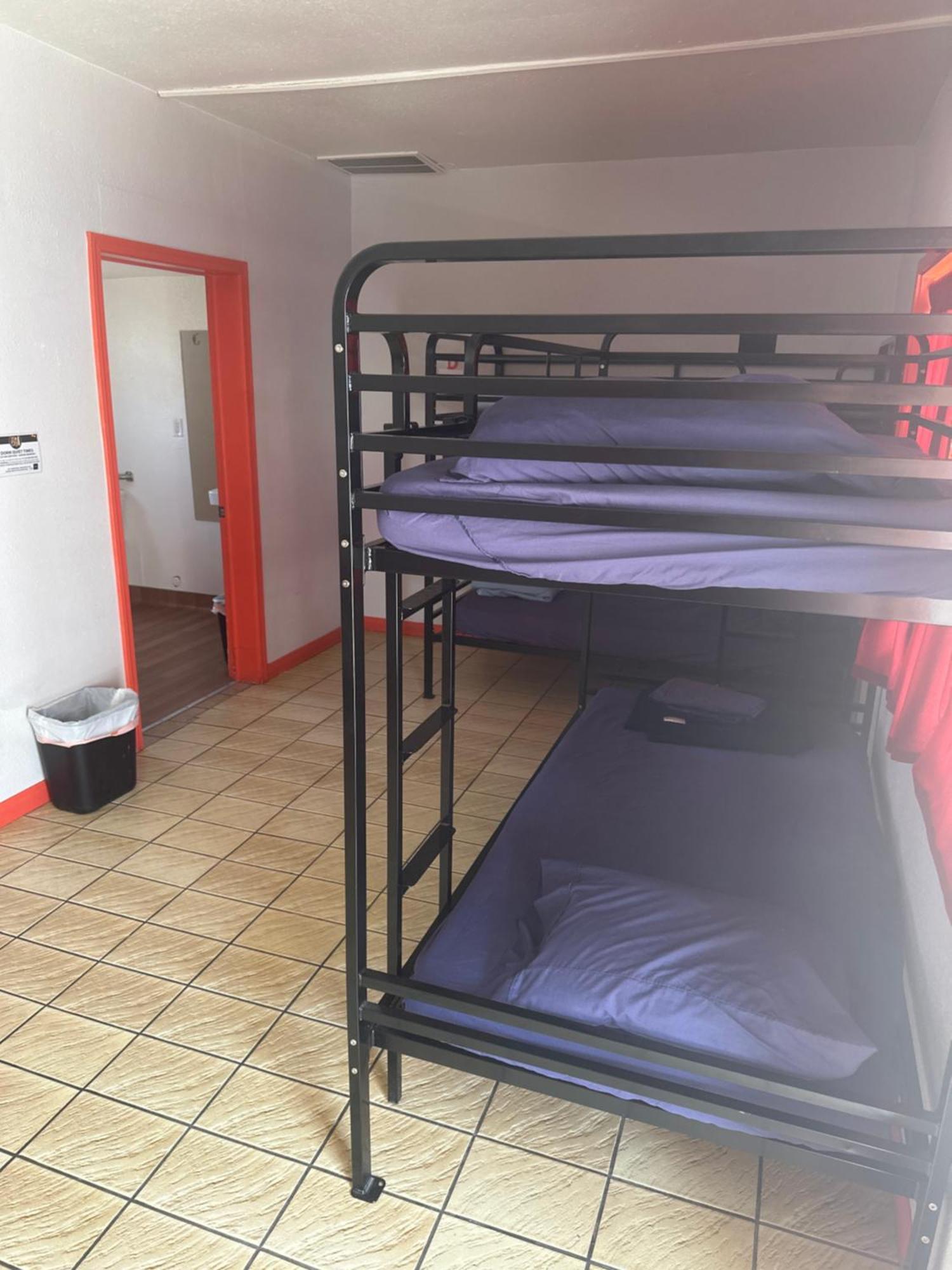 Sin Hostel