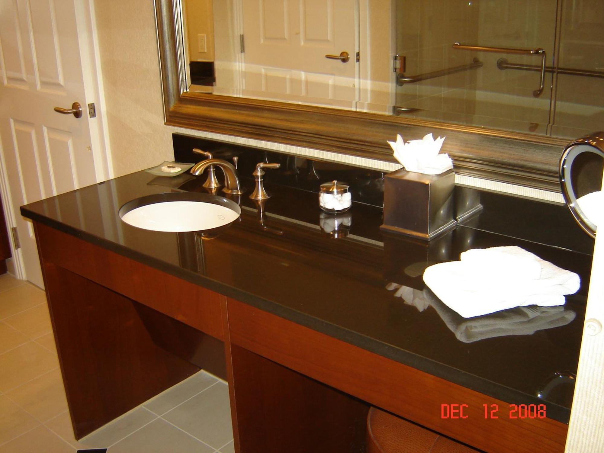 Luxury International At The Signature Aparthotel