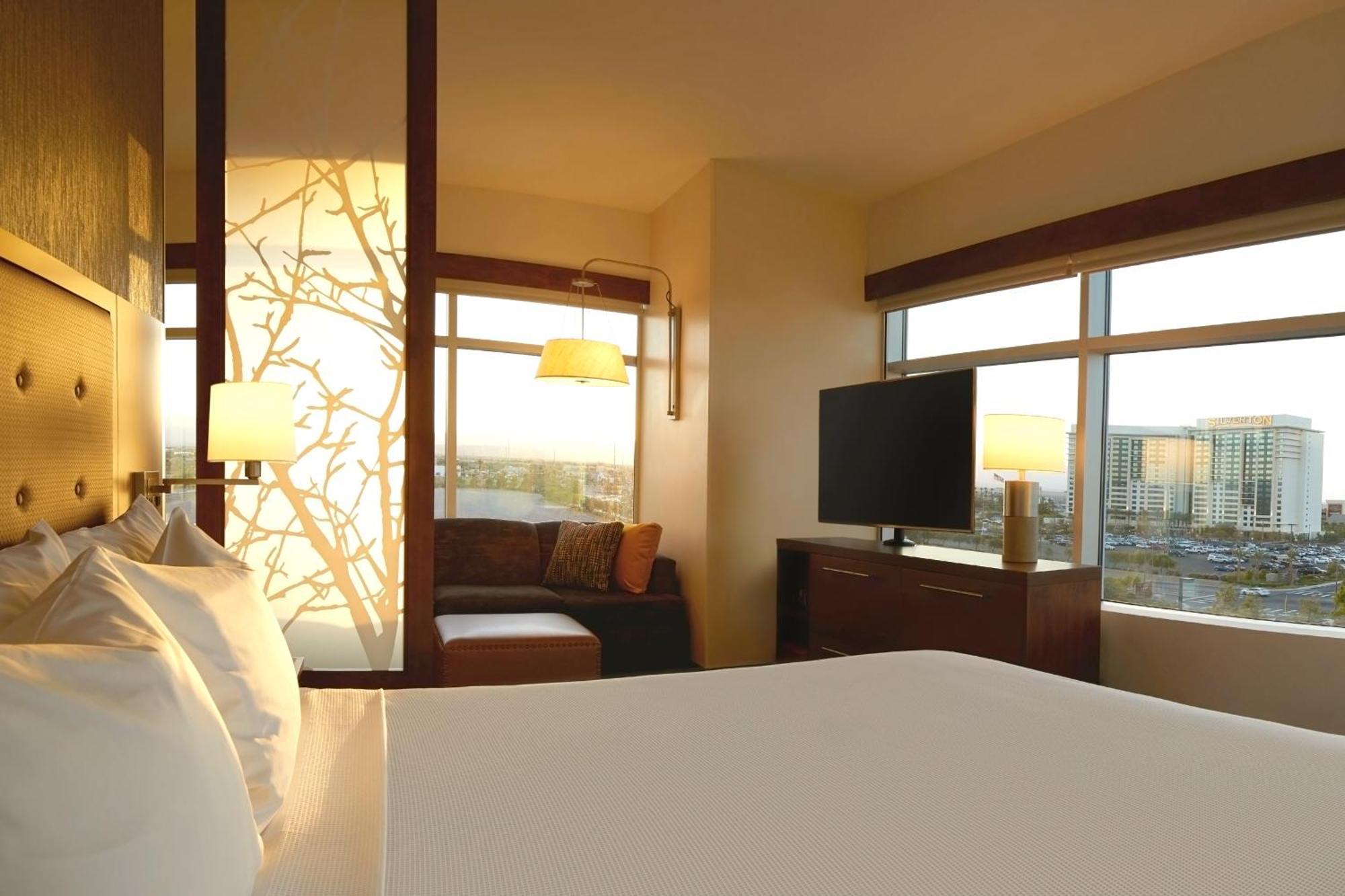 Hyatt Place Vegas At Silverton Village 3*