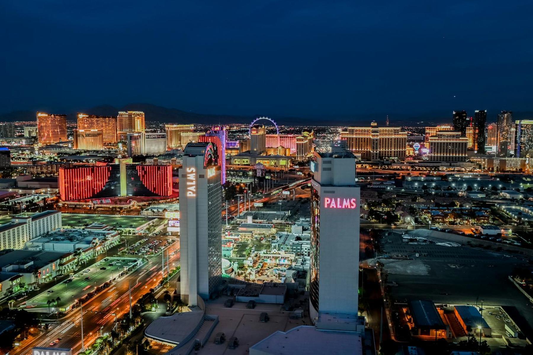 Stripviewsuites Ultimate Luxury Penthouses Full Strip View & Balcony