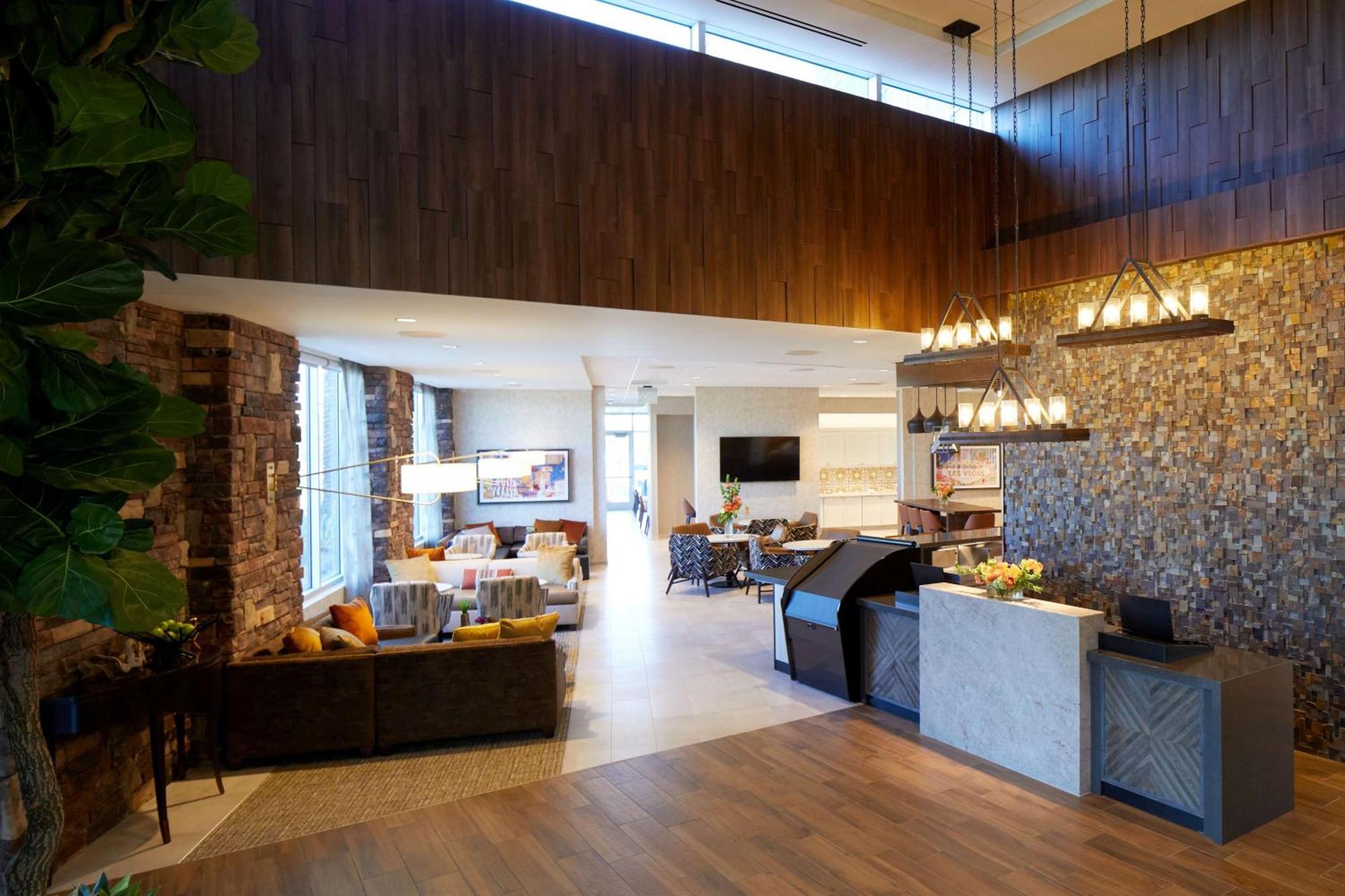 Hyatt Place Vegas At Silverton Village 3*