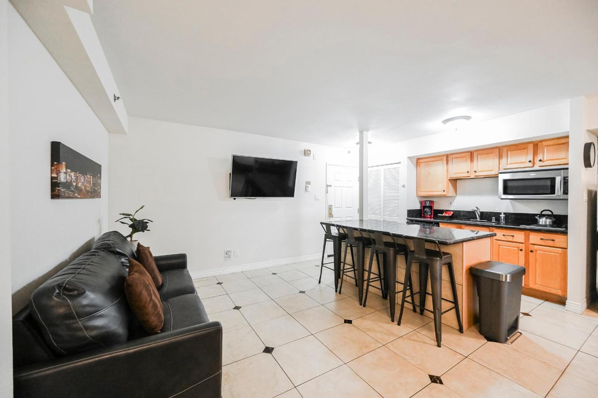 Stripviewsuites At Jockey Club Aparthotel