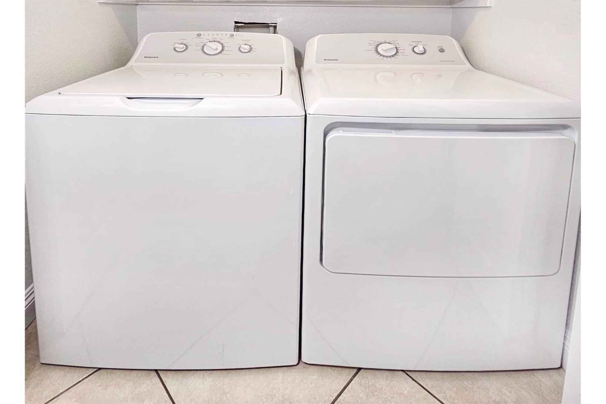 Upgraded & Stylish, Pool, Hot Tub, Walk To Strip! Apartment *