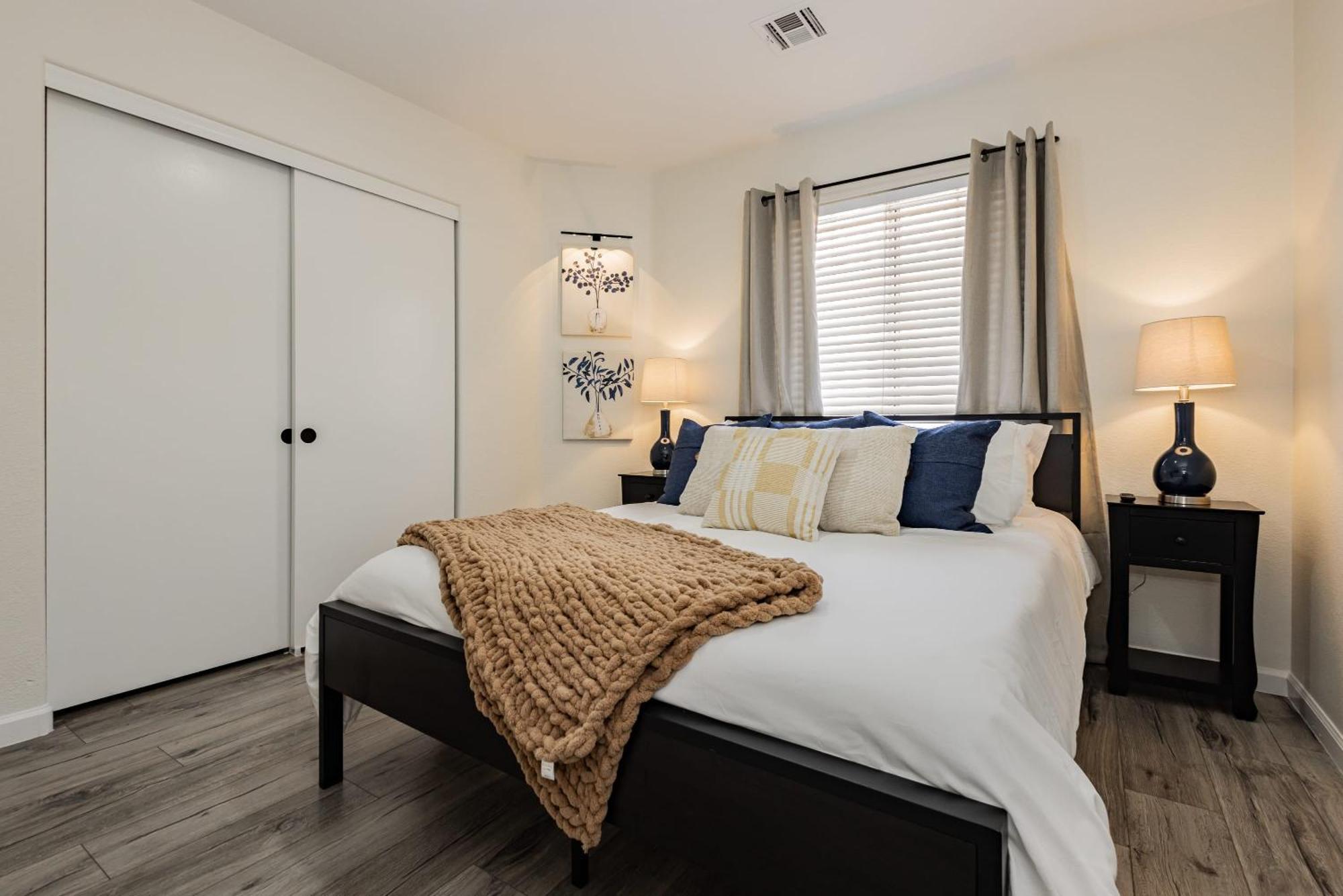 Modern 3br W Pool, Hot Tub, Sleeps 6
