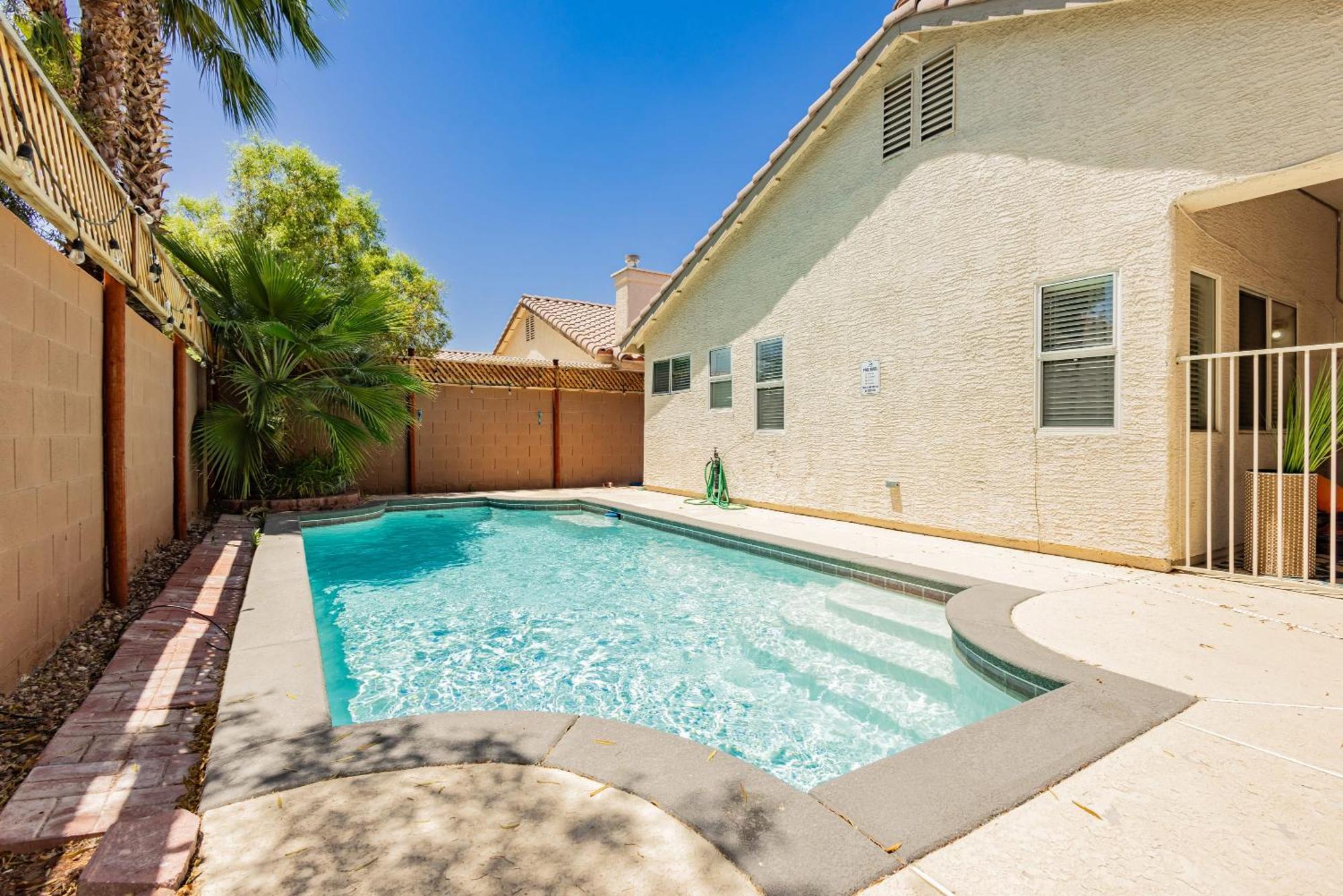 Modern 3br W Pool, Hot Tub, Sleeps 6