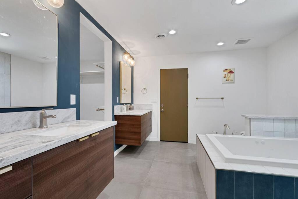 Prime Location! Hidden Oasis 4 Bedroom 10 Min To Strip Casa vacanze Las Vegas