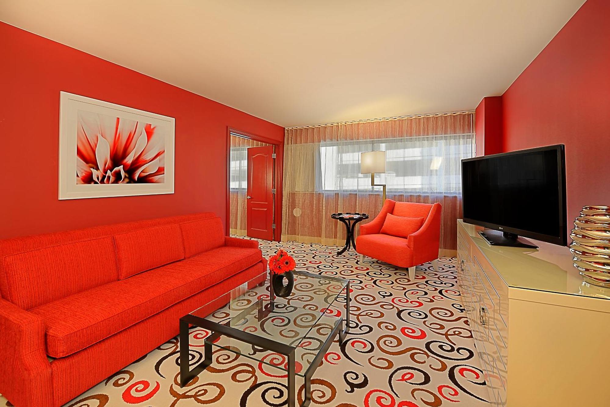 Hotel Downtown Grand & Casino 3*