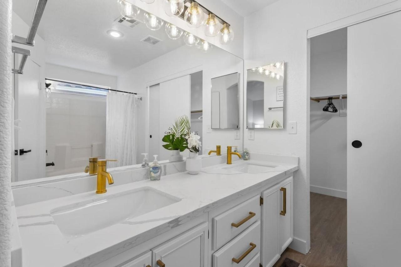 Stylish 4br With New Pool By Craig Park Сasa de vacaciones
