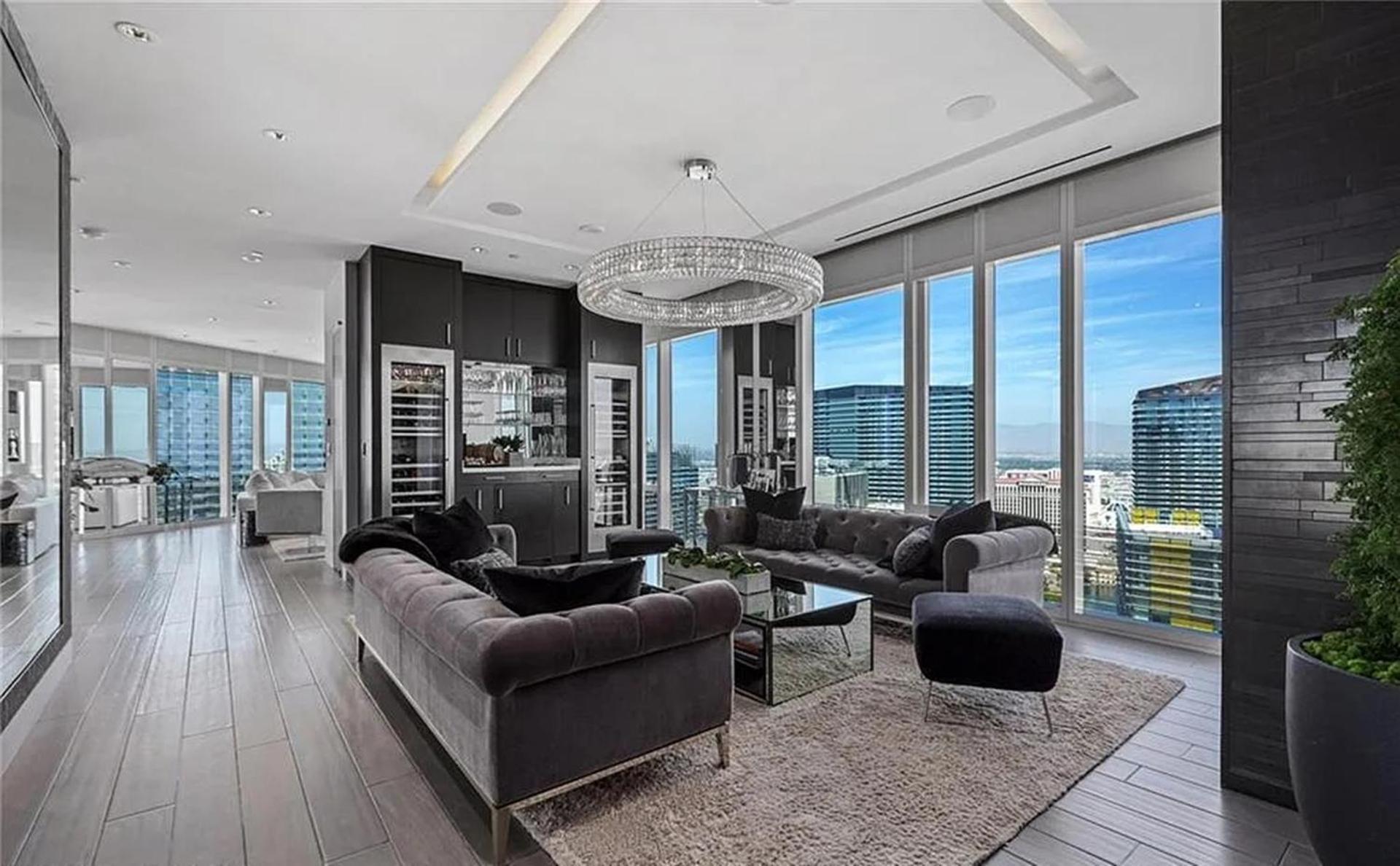 Lavish High-floor Penthouse With Panoramic Views Appartement