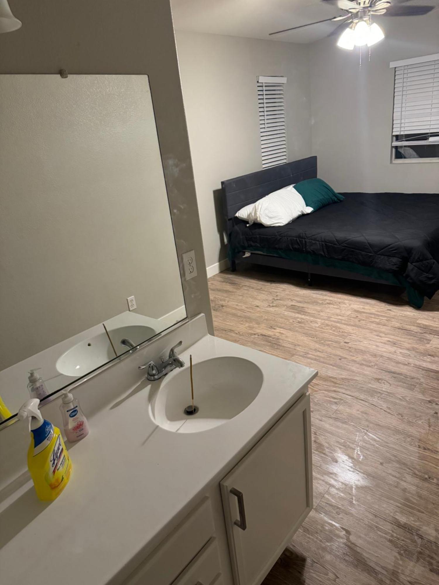 Guest house Huge F1 Master Bedroom *