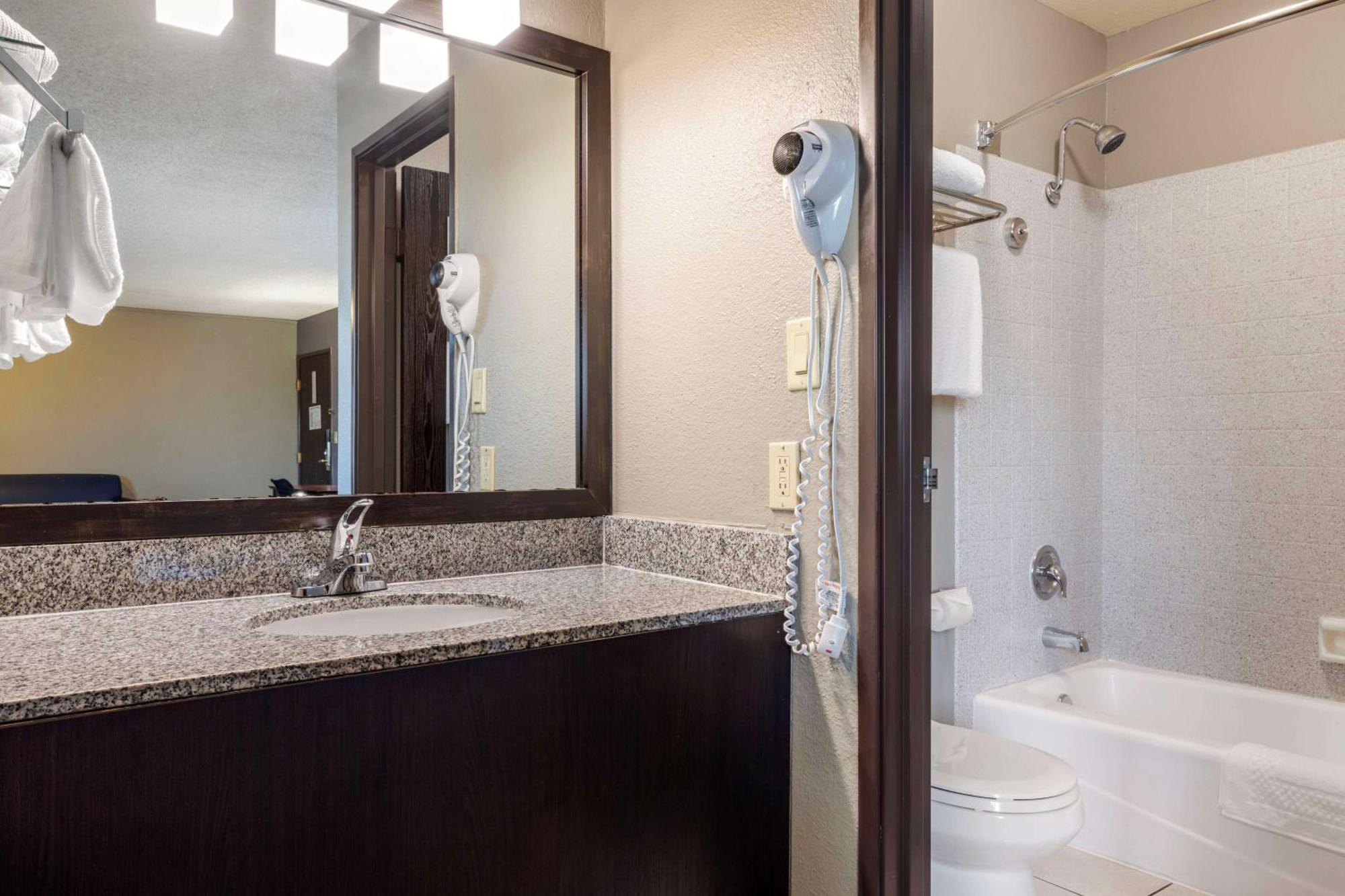 Best Western Mccarran Hotel