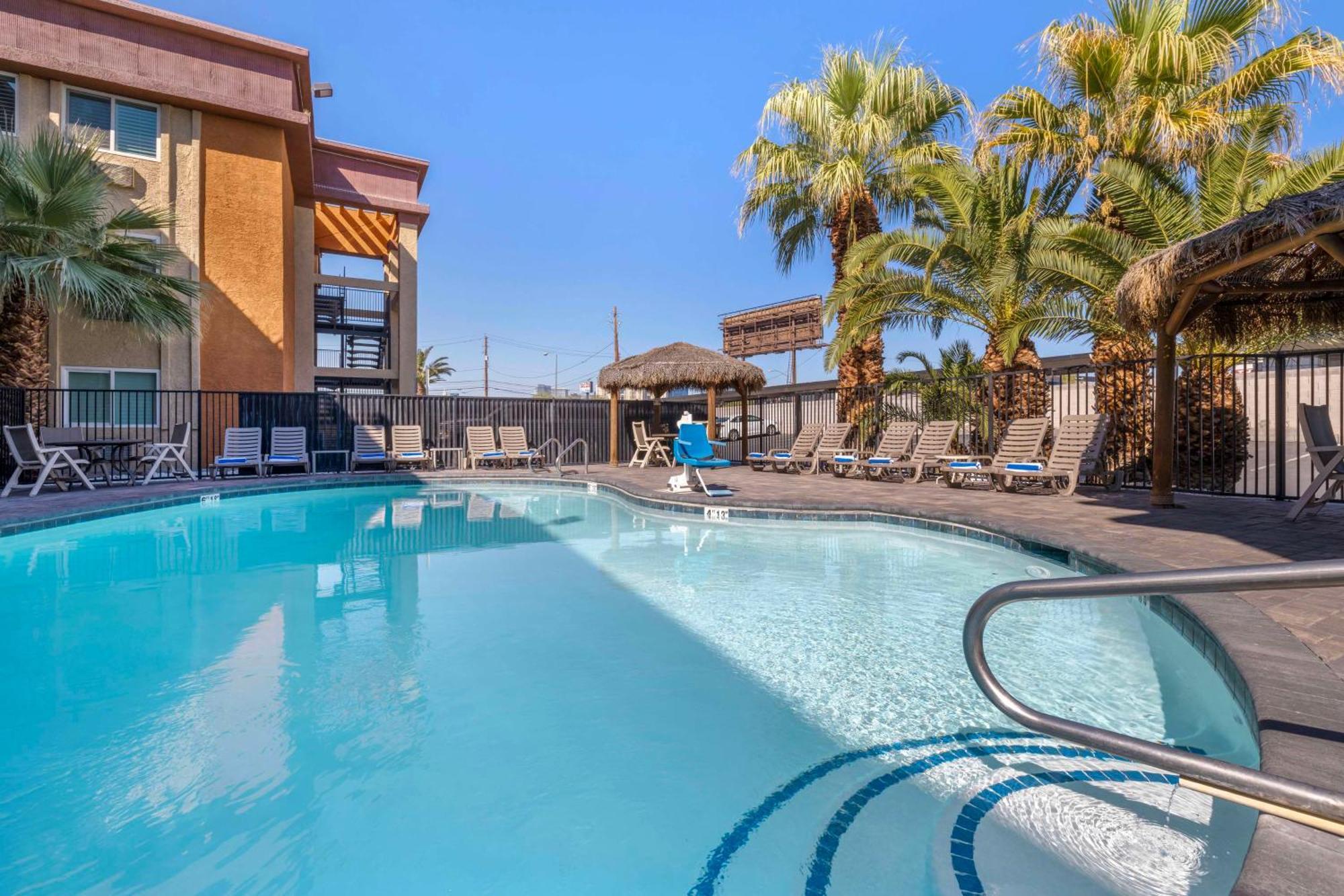 Best Western Mccarran Hotel 3*