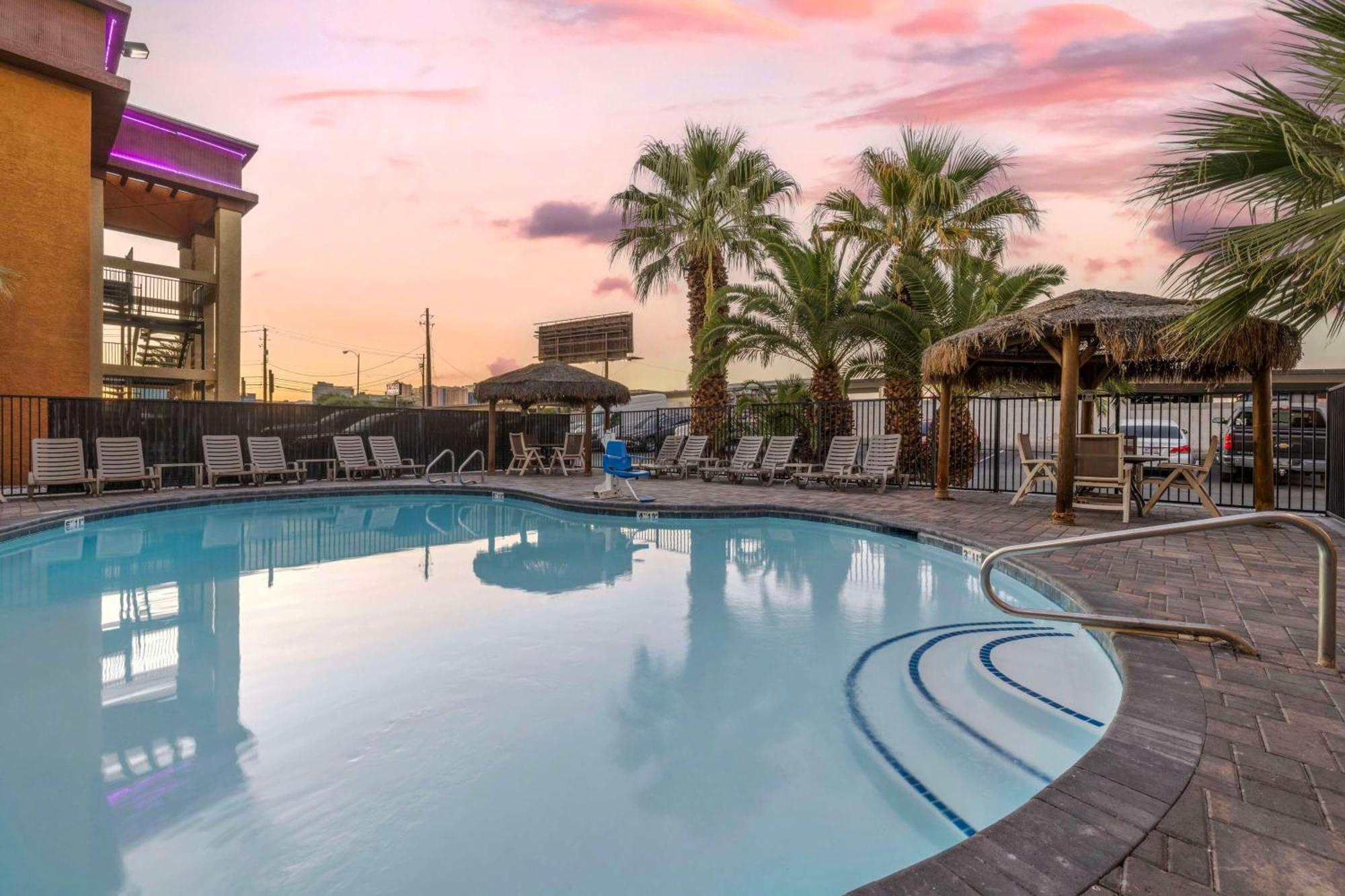 Hotel Best Western Mccarran 3*
