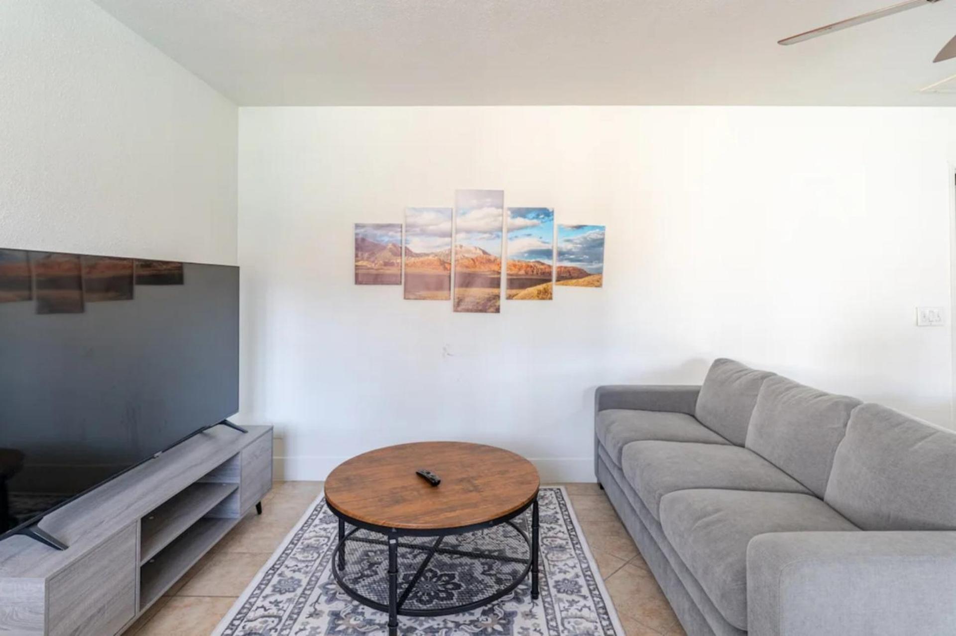 Oasis In The Desert With Huge Heated Pool And Villa Las Vegas