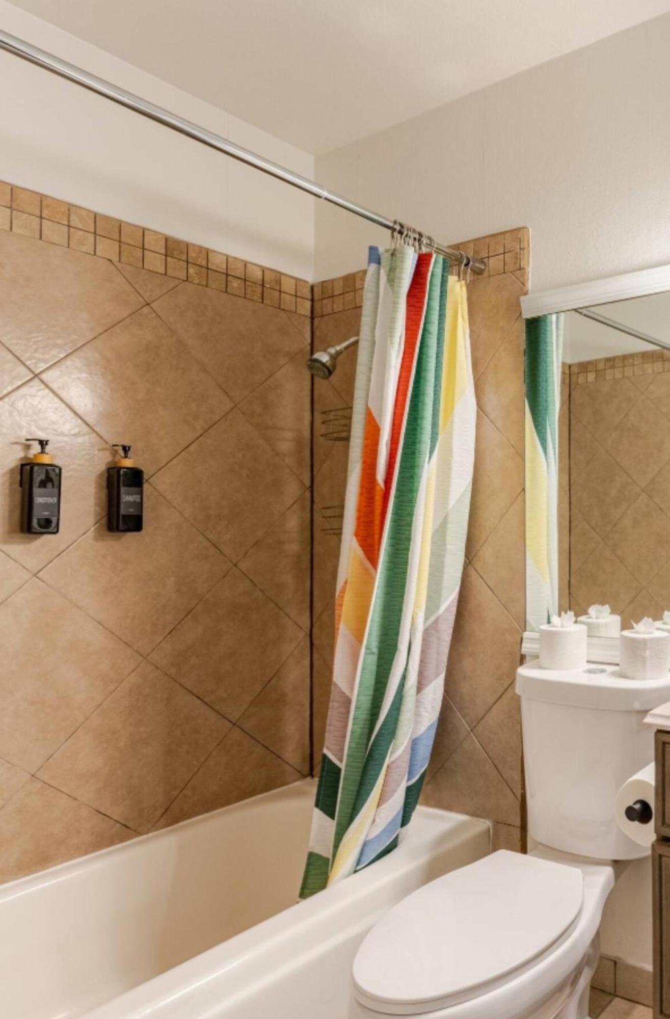 Oasis In The Desert With Huge Heated Pool And *
