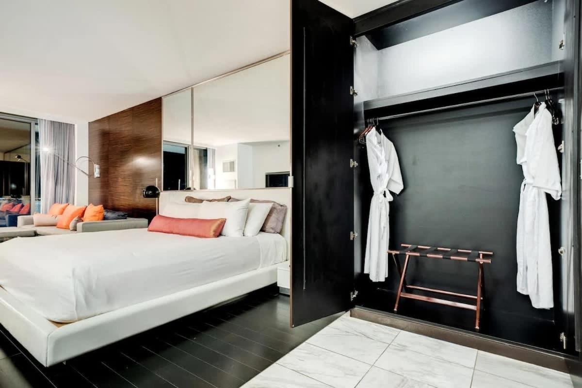 Sky High Penthouse With Dazzling Mountain Views Las Vegas