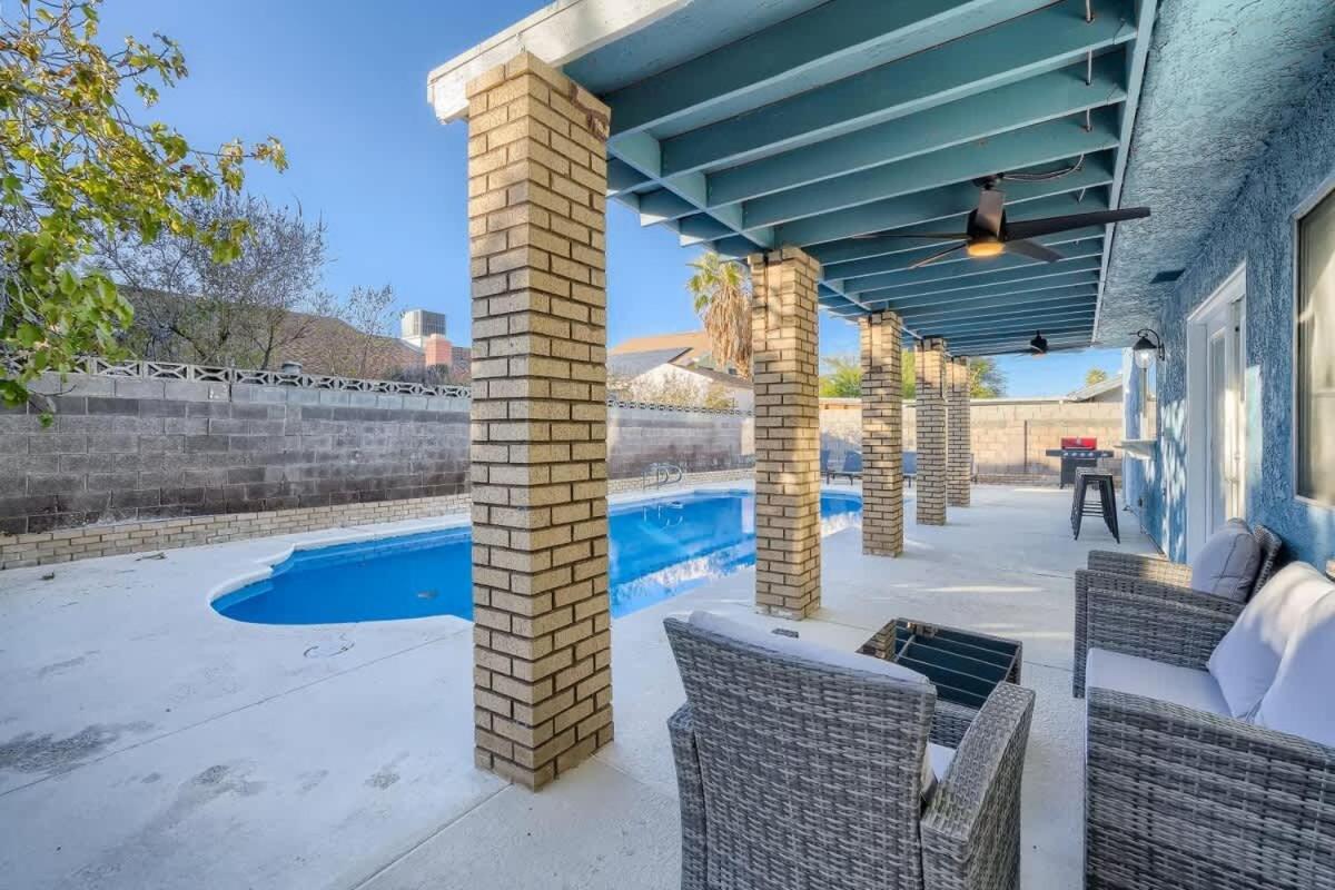 Tropical House With Heated Pool 10 Min To Strip *