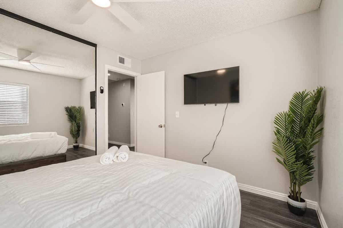 Holiday home Tropical House With Heated Pool 10 Min To Strip Las Vegas