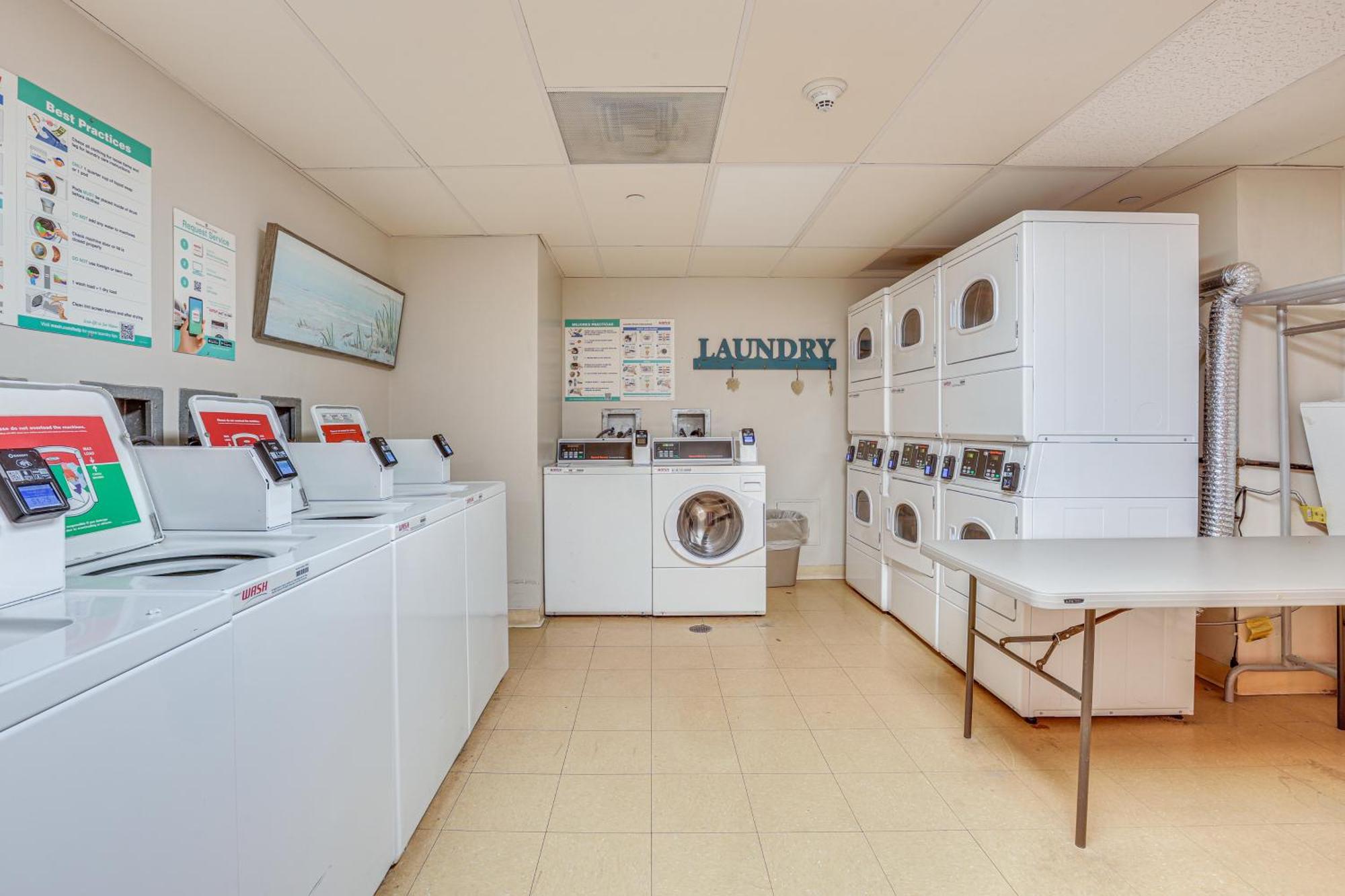 Charming Retreat On Vegas With Pool Access! Apartment Las Vegas