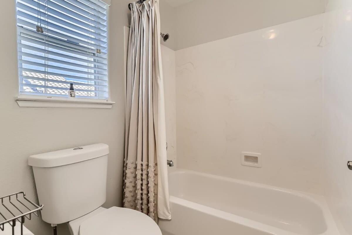 Holiday home Spacious Luxury Desert Retreat With Heated Pool Putt Putt And A Playground For Family *