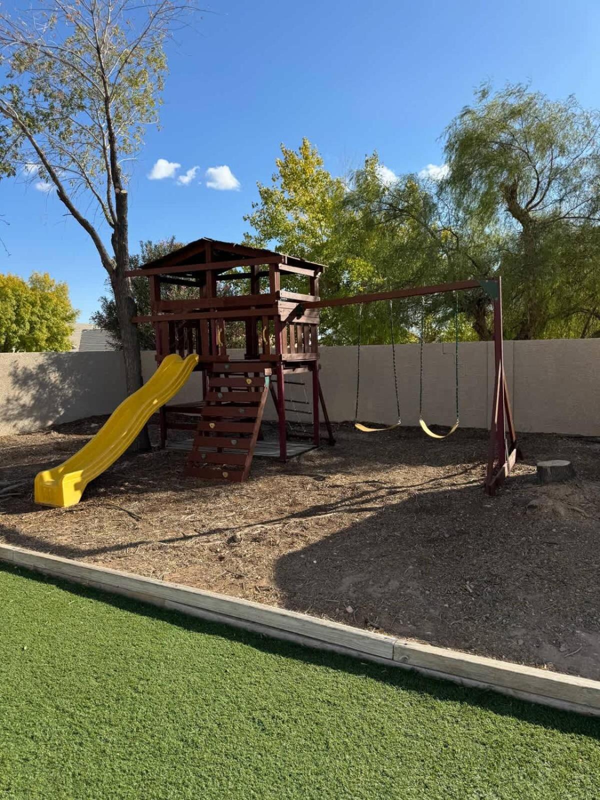 Spacious Luxury Desert Retreat With Heated Pool Putt Putt And A Playground For Family Holiday home *