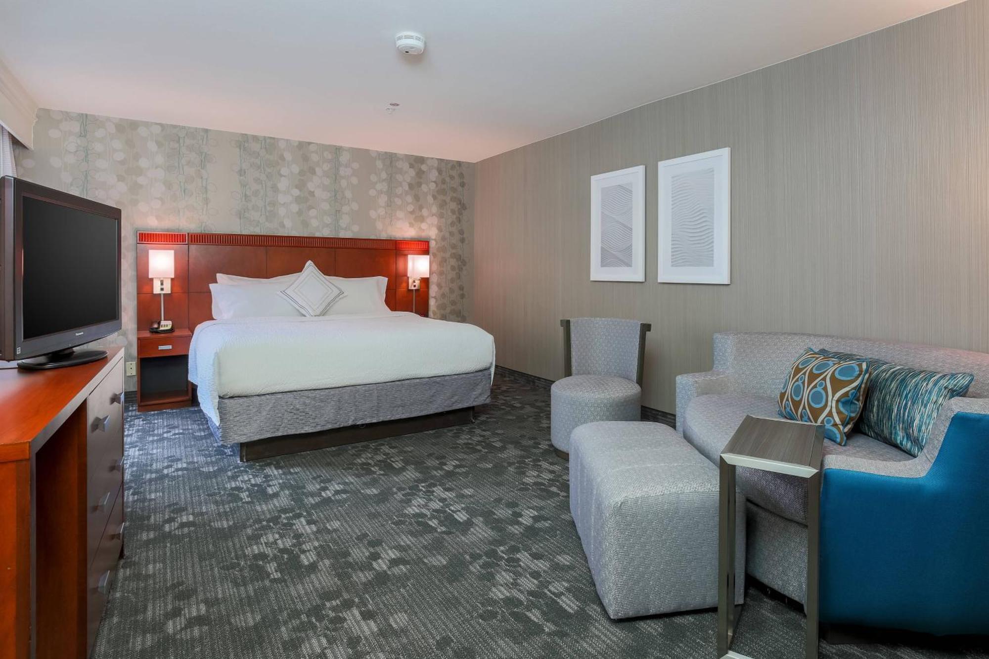 Courtyard By Marriott Stadium Area