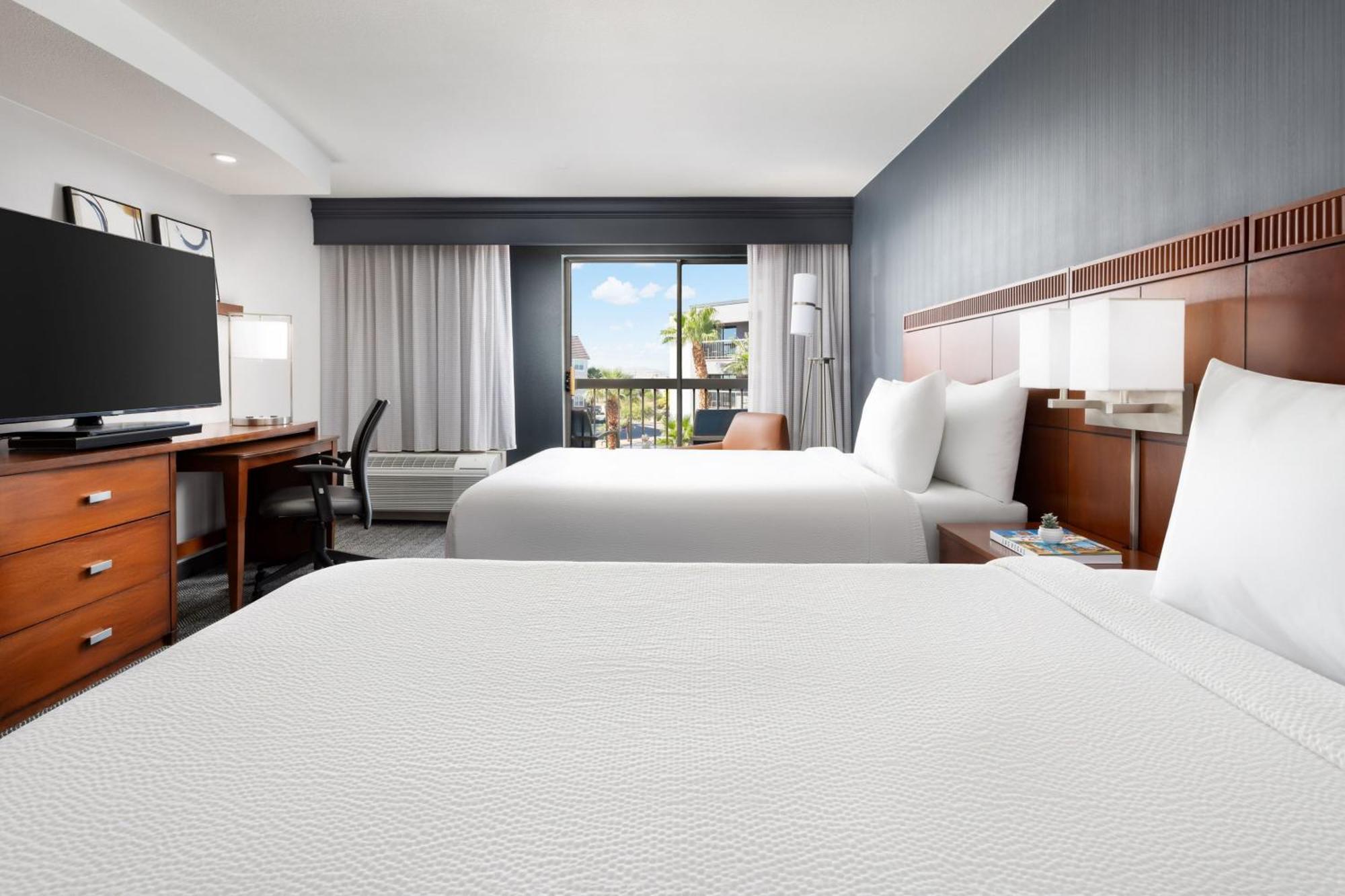 Courtyard By Marriott Stadium Area Hotel