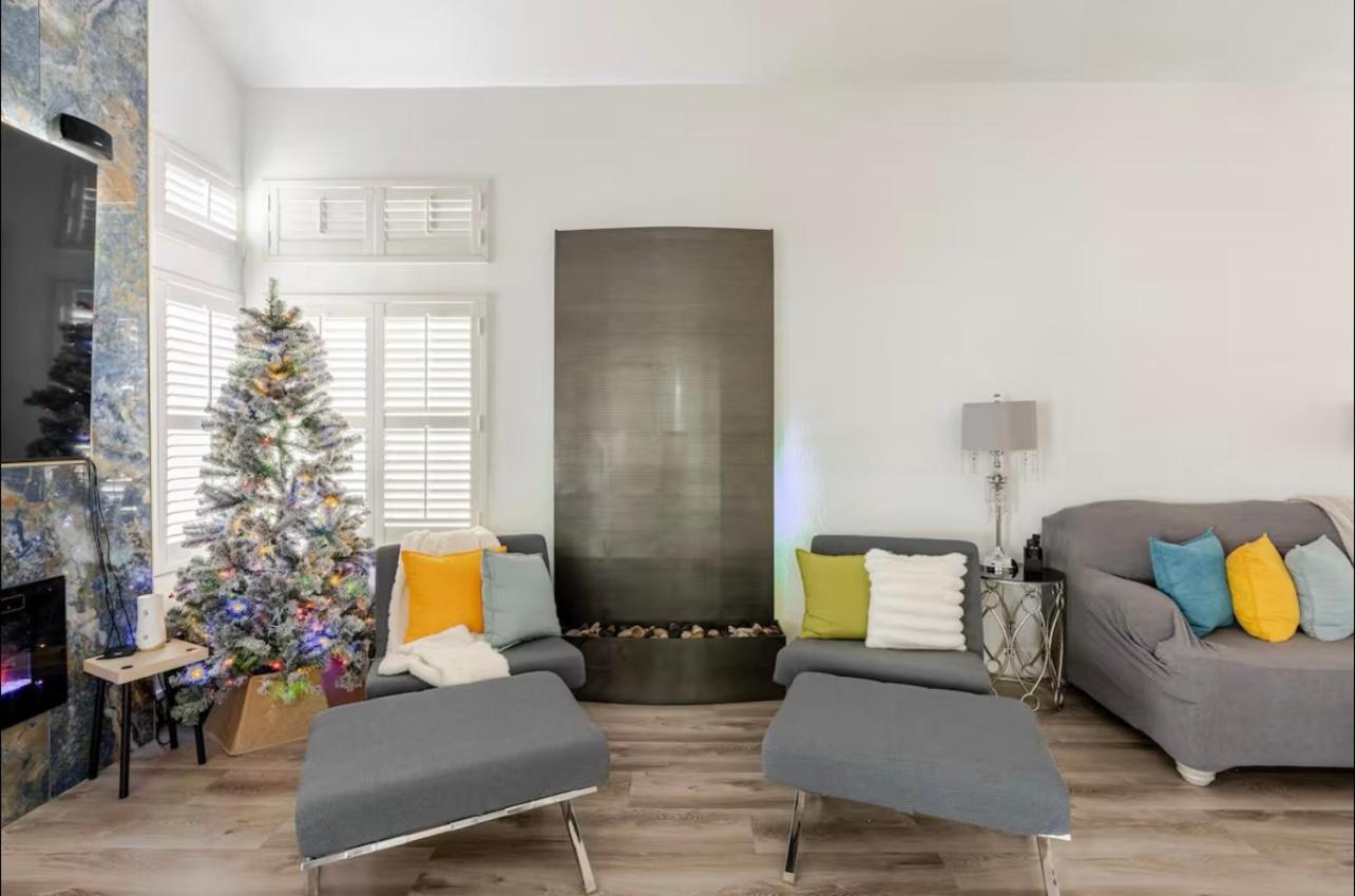 Holiday home 12 Minutes Near Vegas Blvd !