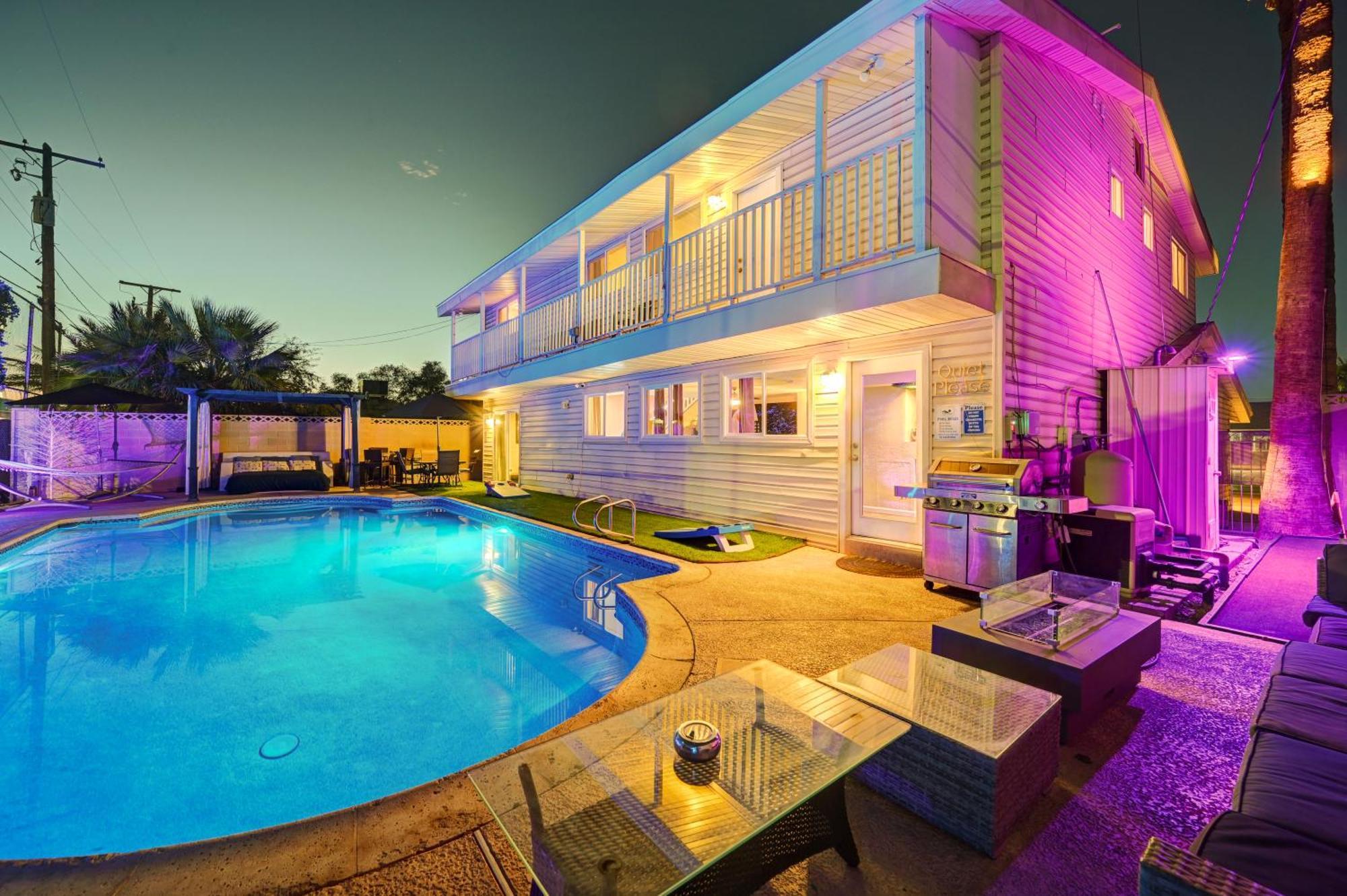 Villa Large House, 15 Beds, Heated Pool, Hot Tub, Bbq, Close To Strip