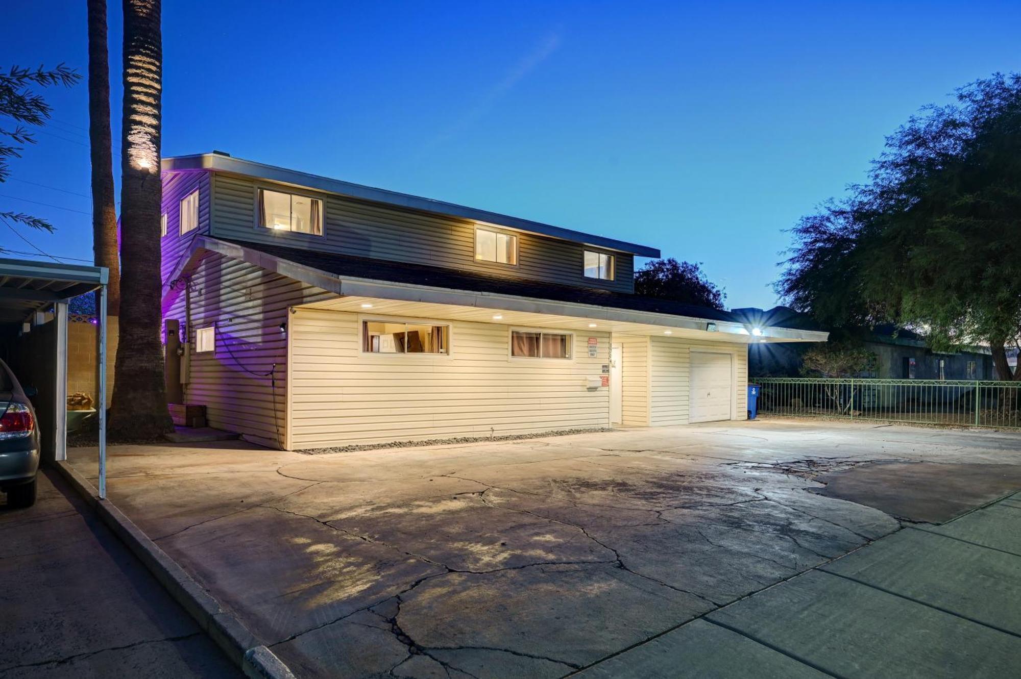 Villa Large House, 15 Beds, Heated Pool, Hot Tub, Bbq, Close To Strip Las Vegas