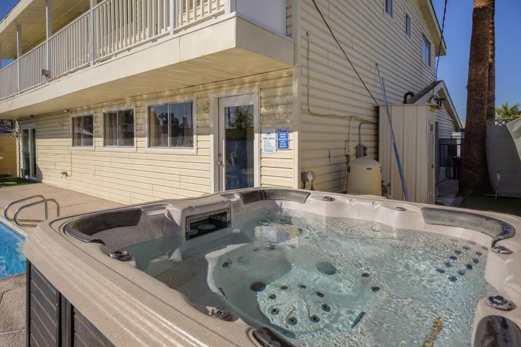 Large House, 15 Beds, Heated Pool, Hot Tub, Bbq, Close To Strip Las Vegas